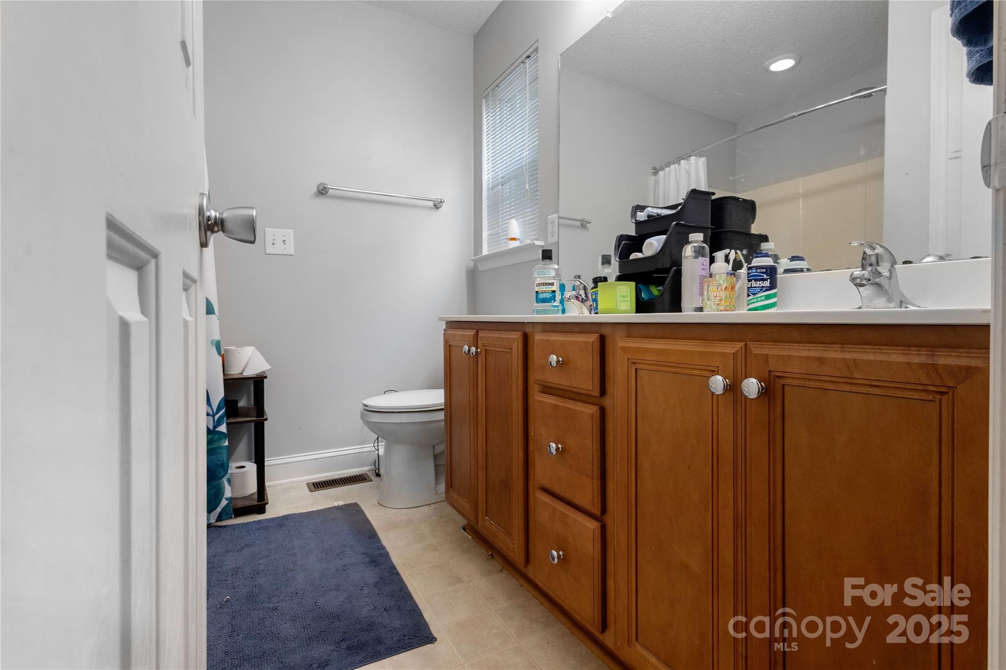 1198 E Middleton Drive — Creedmoor