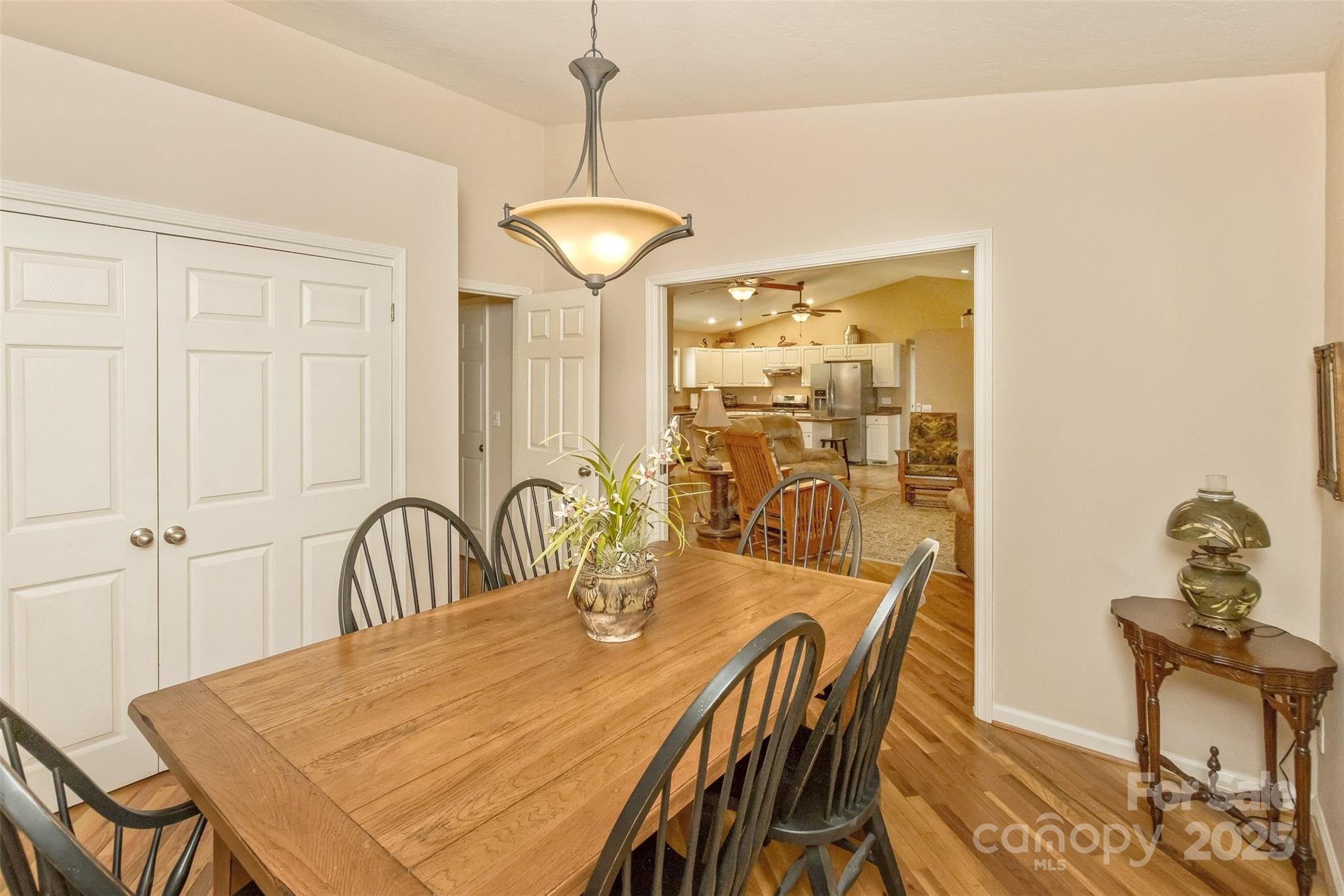 15 Beaverdam Knoll Road — Asheville