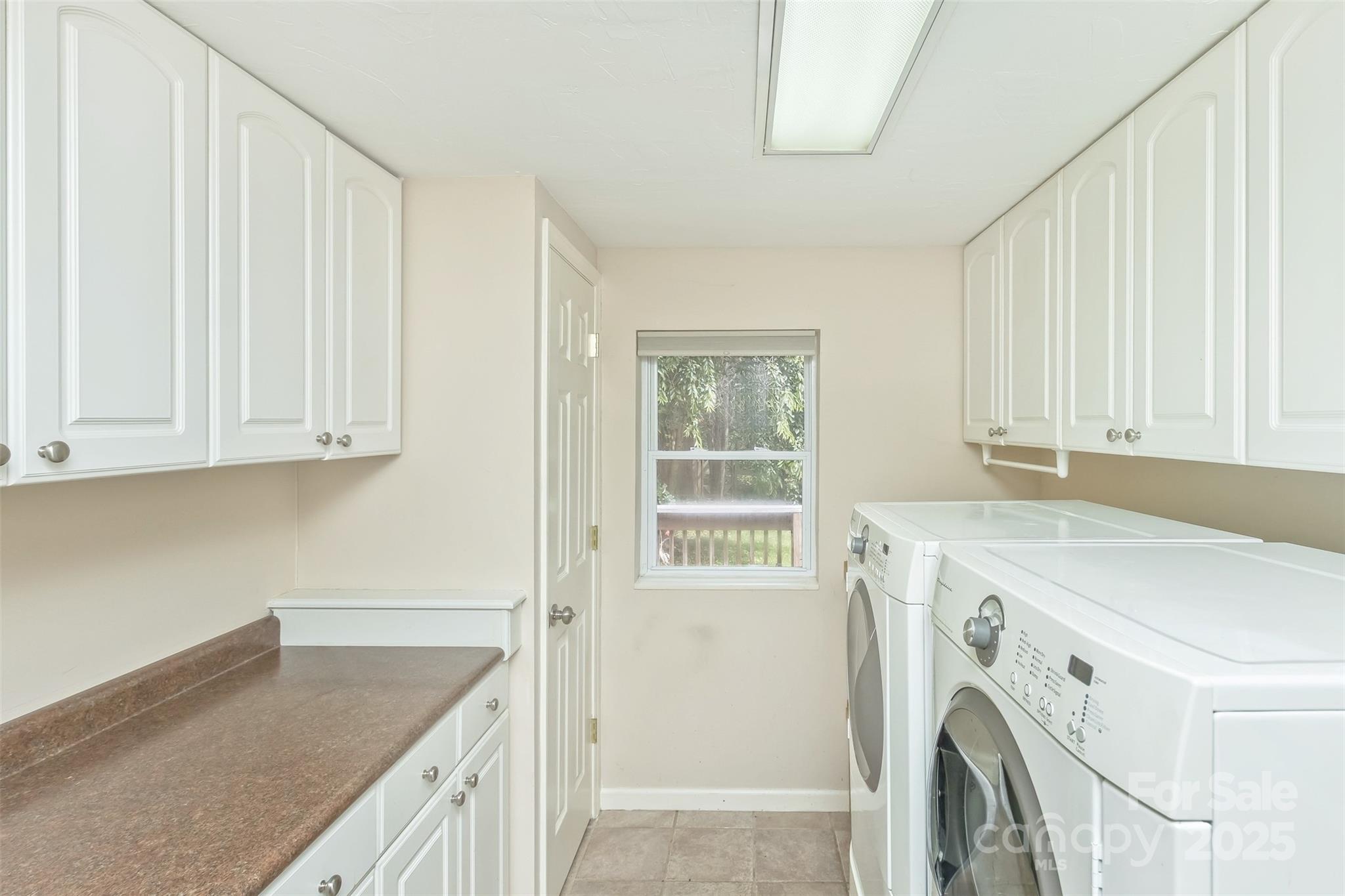 15 Beaverdam Knoll Road — Asheville