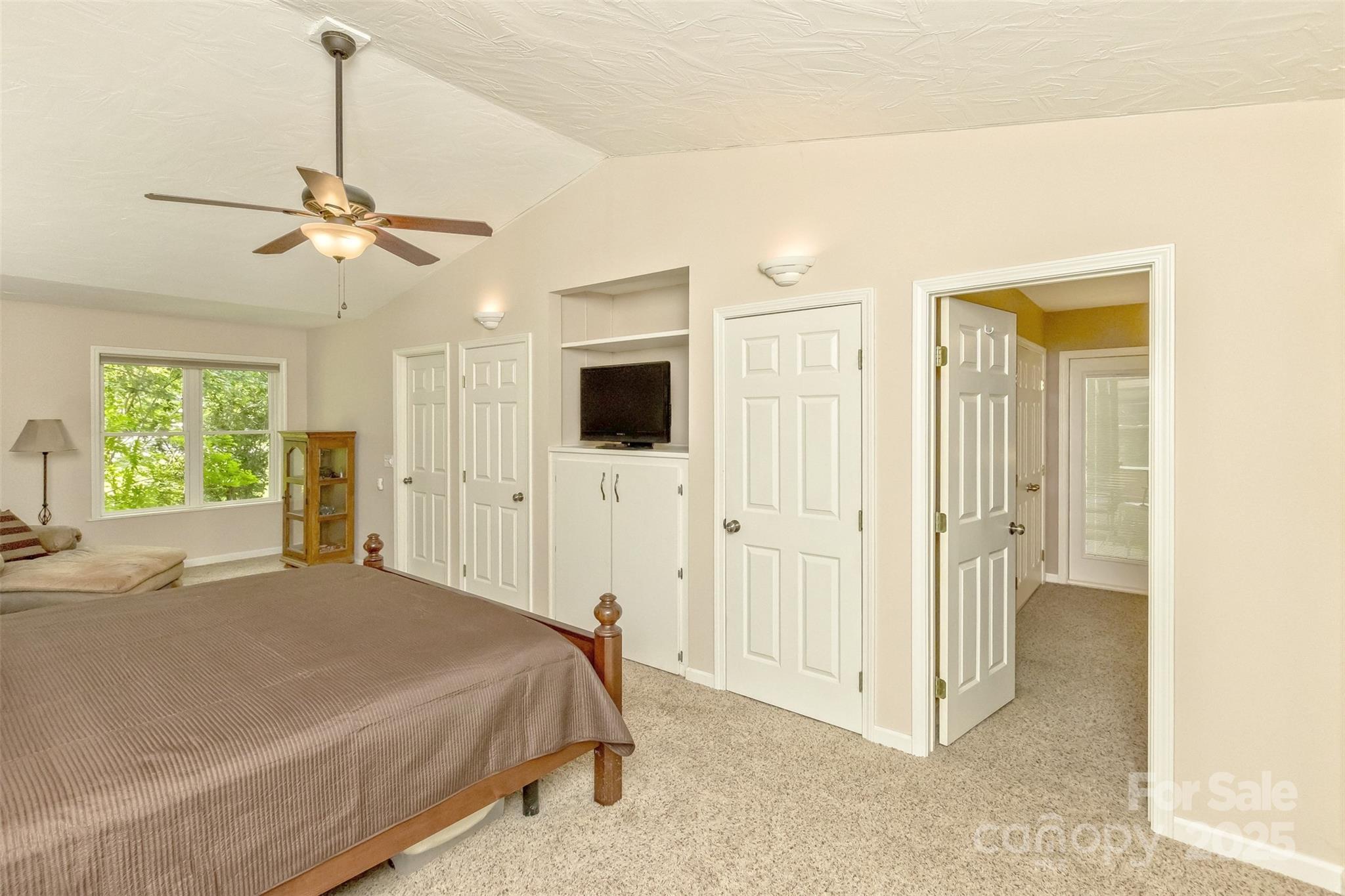 15 Beaverdam Knoll Road — Asheville