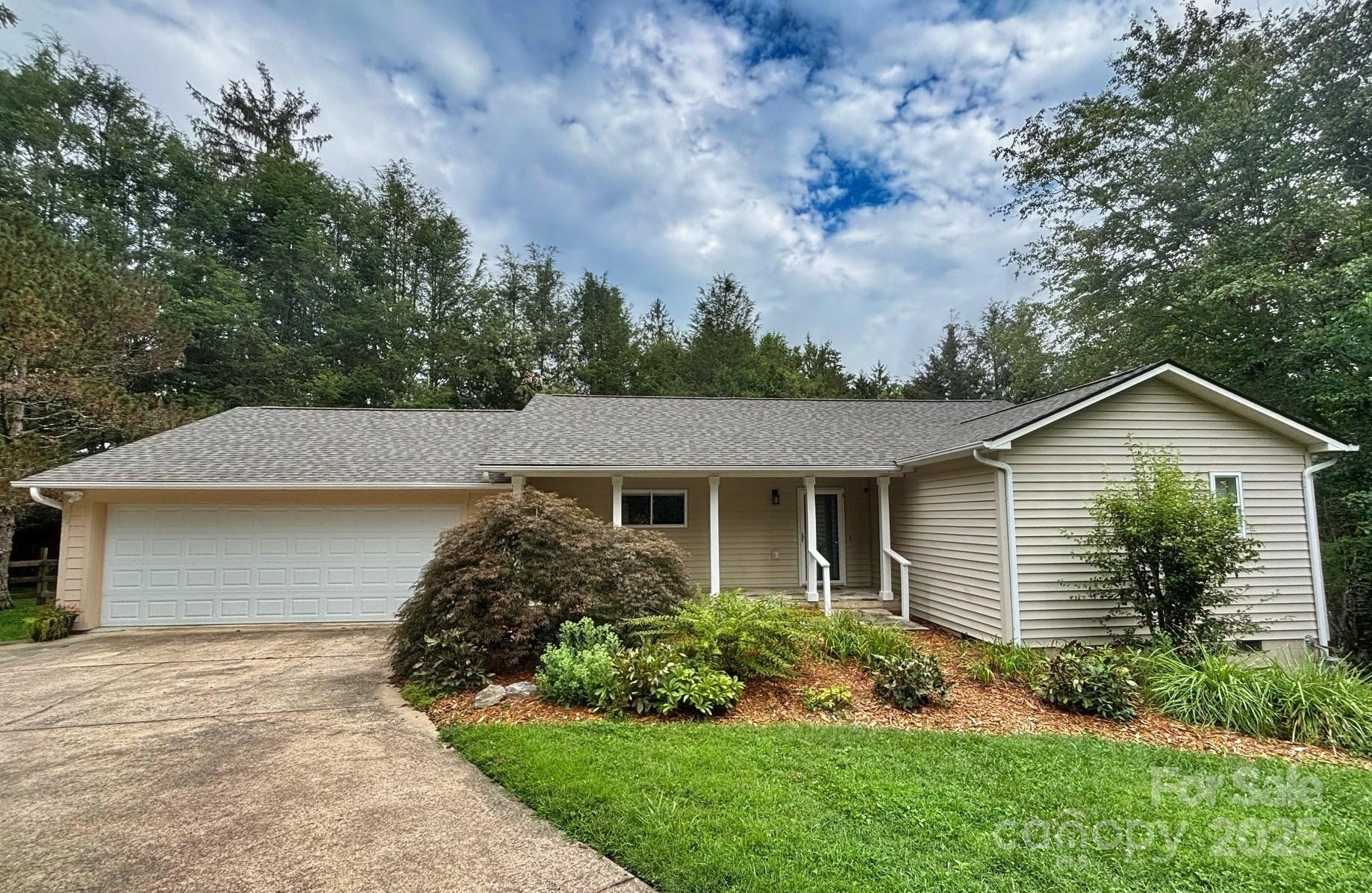 15 Beaverdam Knoll Road — Asheville