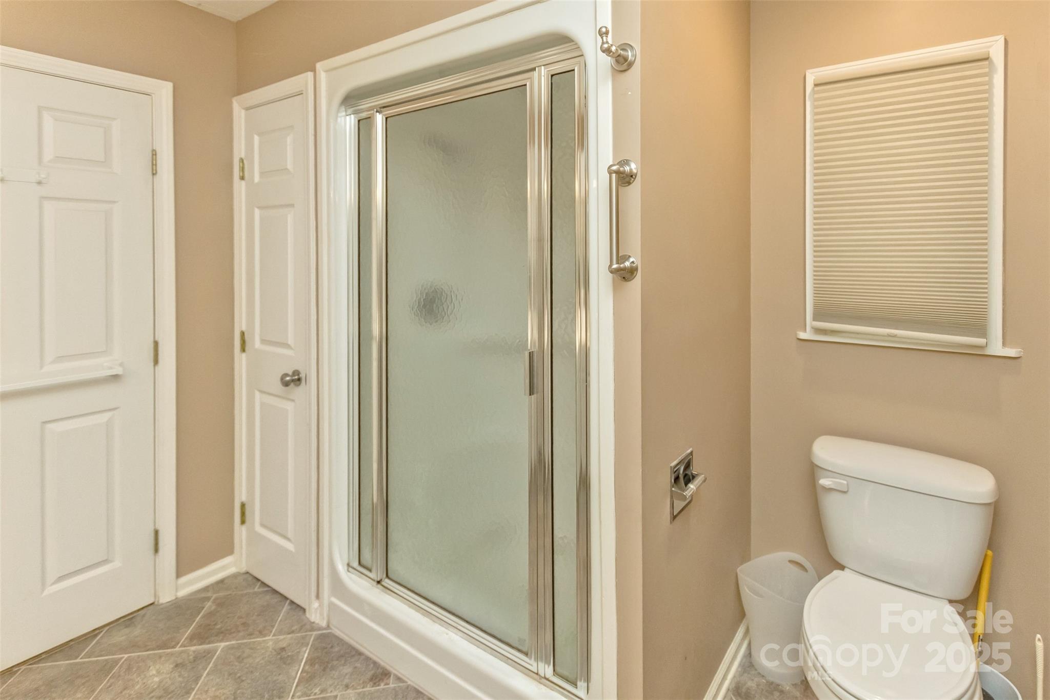 15 Beaverdam Knoll Road — Asheville