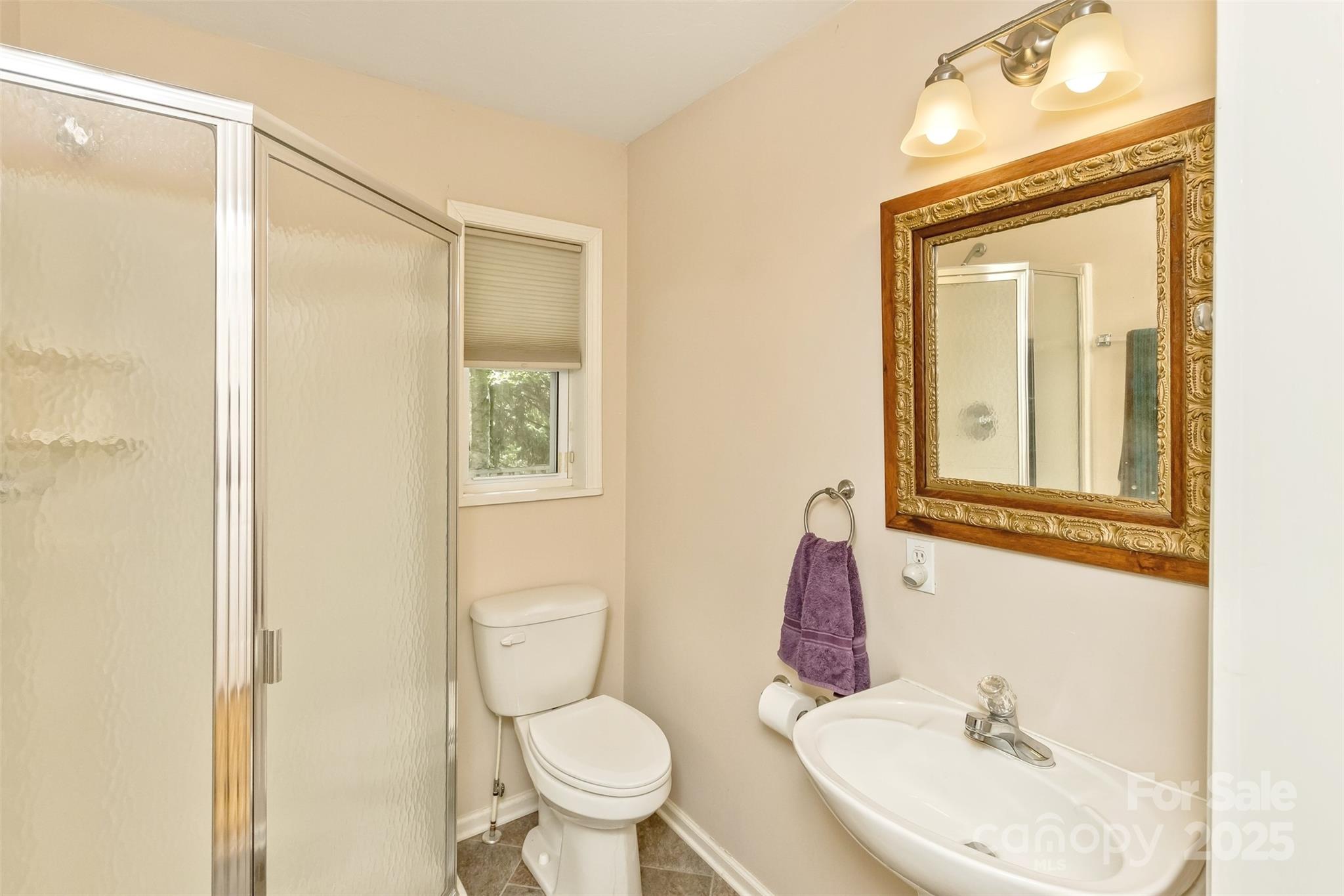 15 Beaverdam Knoll Road — Asheville