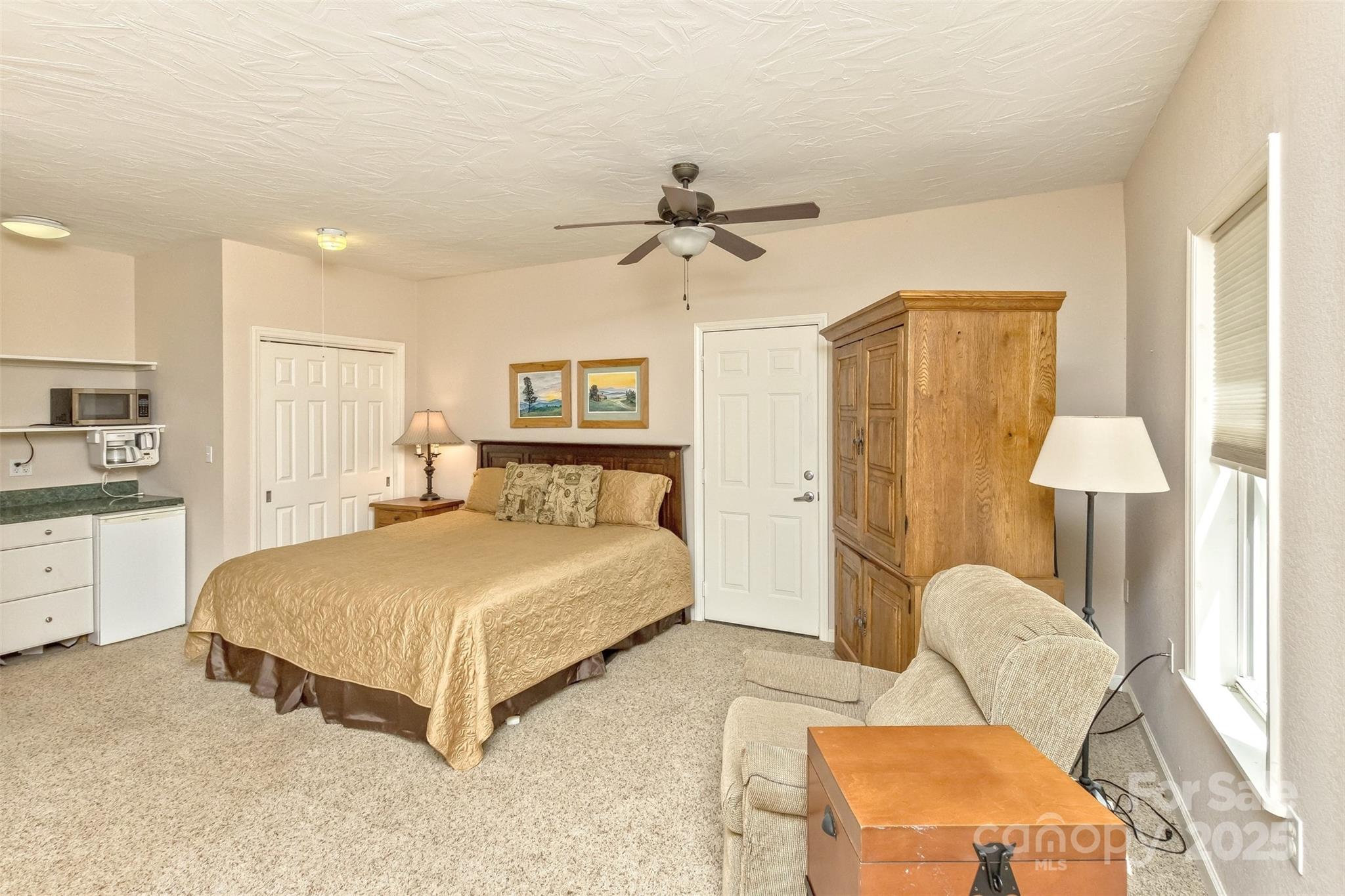 15 Beaverdam Knoll Road — Asheville