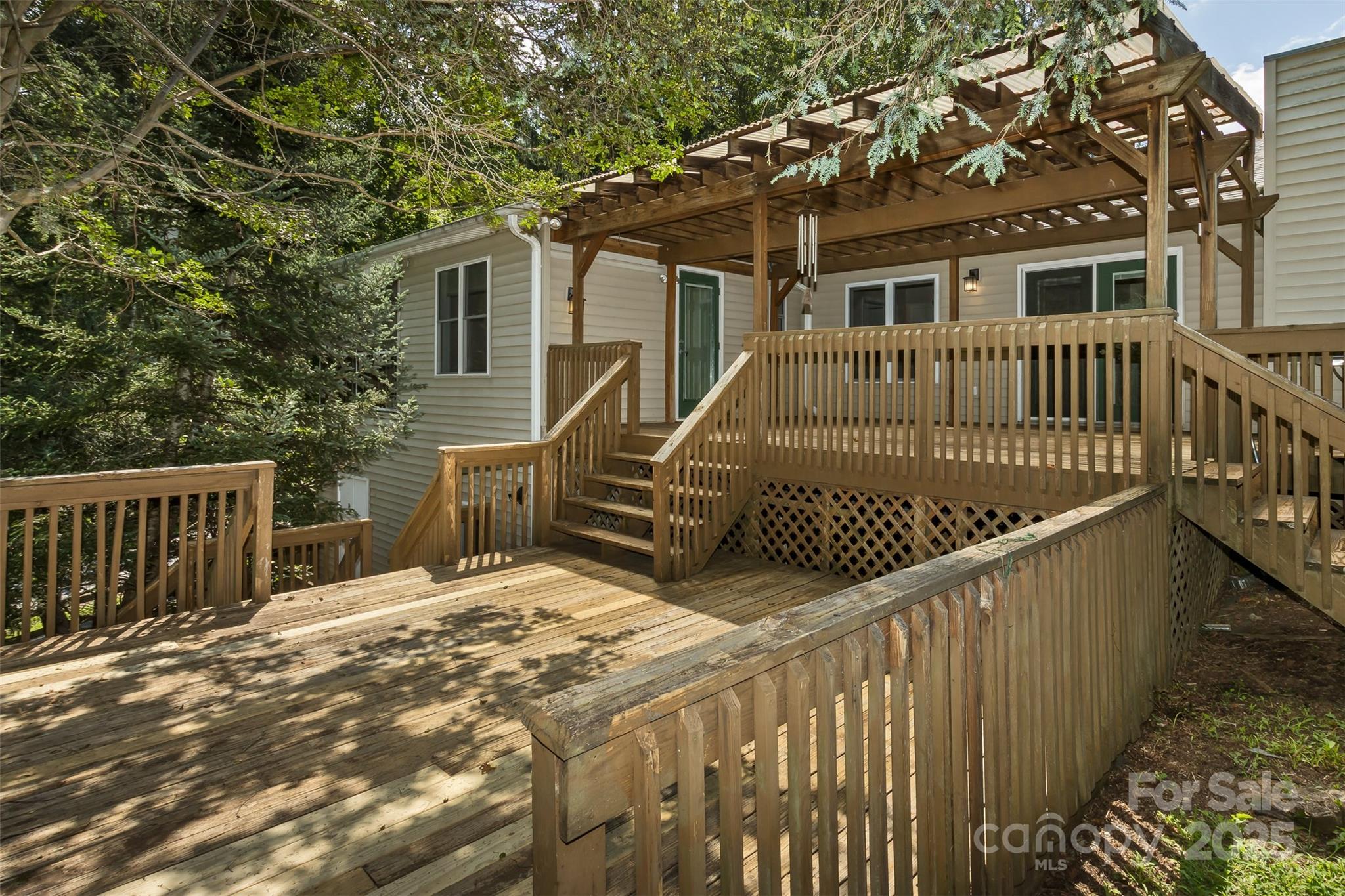 15 Beaverdam Knoll Road — Asheville