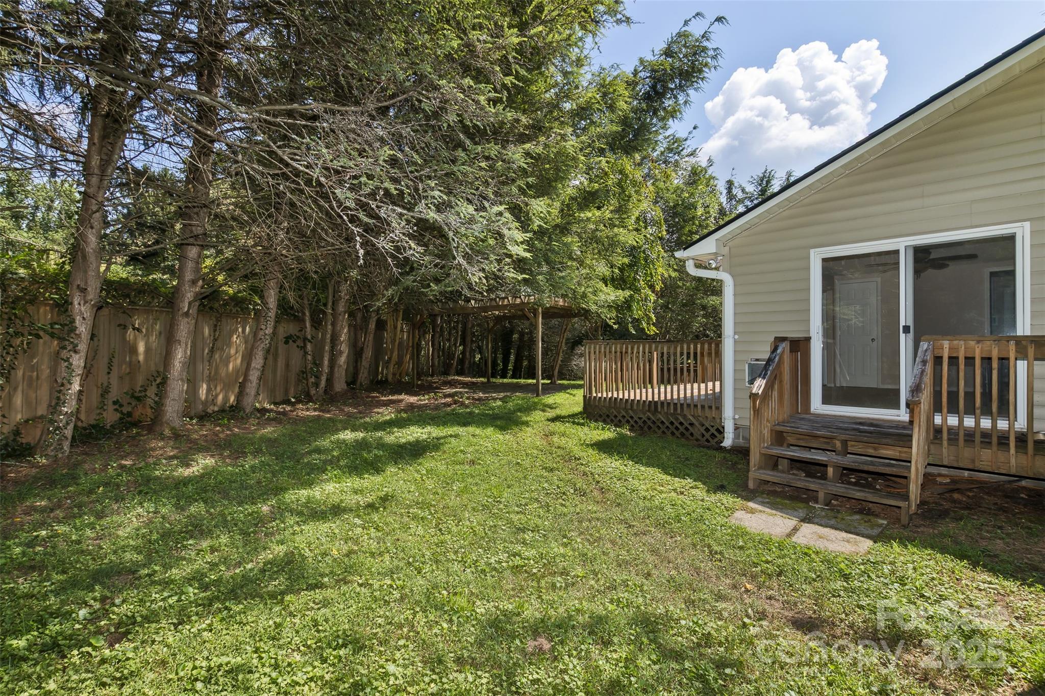 15 Beaverdam Knoll Road — Asheville