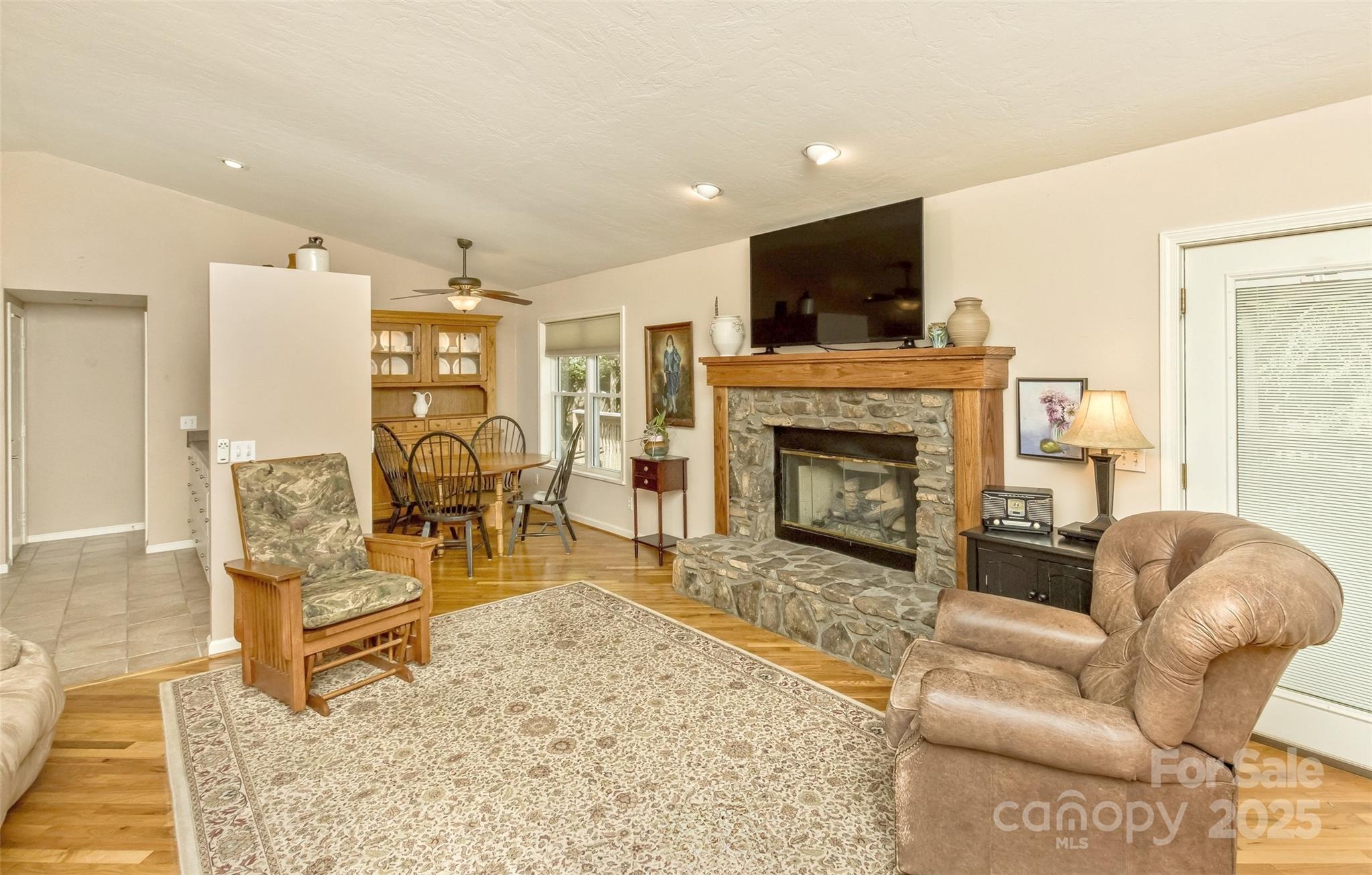 15 Beaverdam Knoll Road — Asheville
