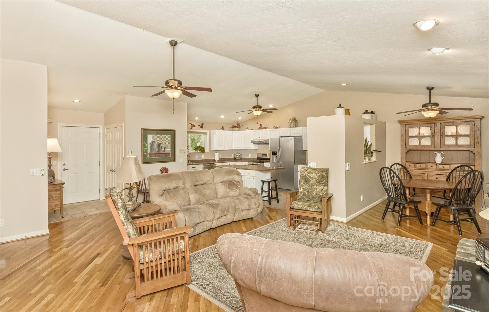 15 Beaverdam Knoll Road — Asheville