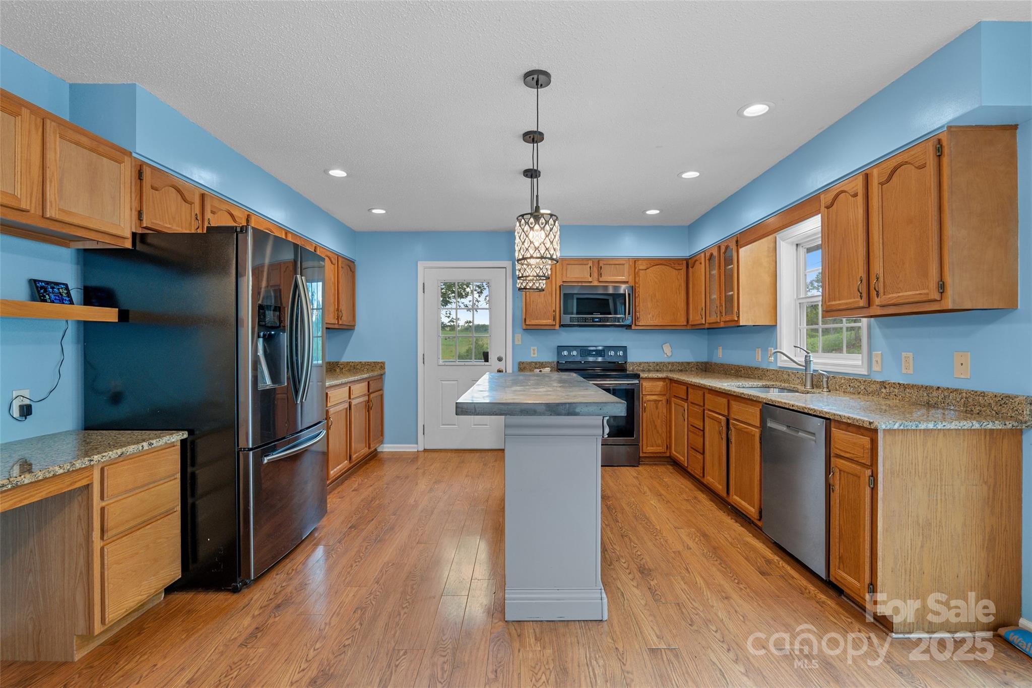 271 Breton Ridge Road — Leicester