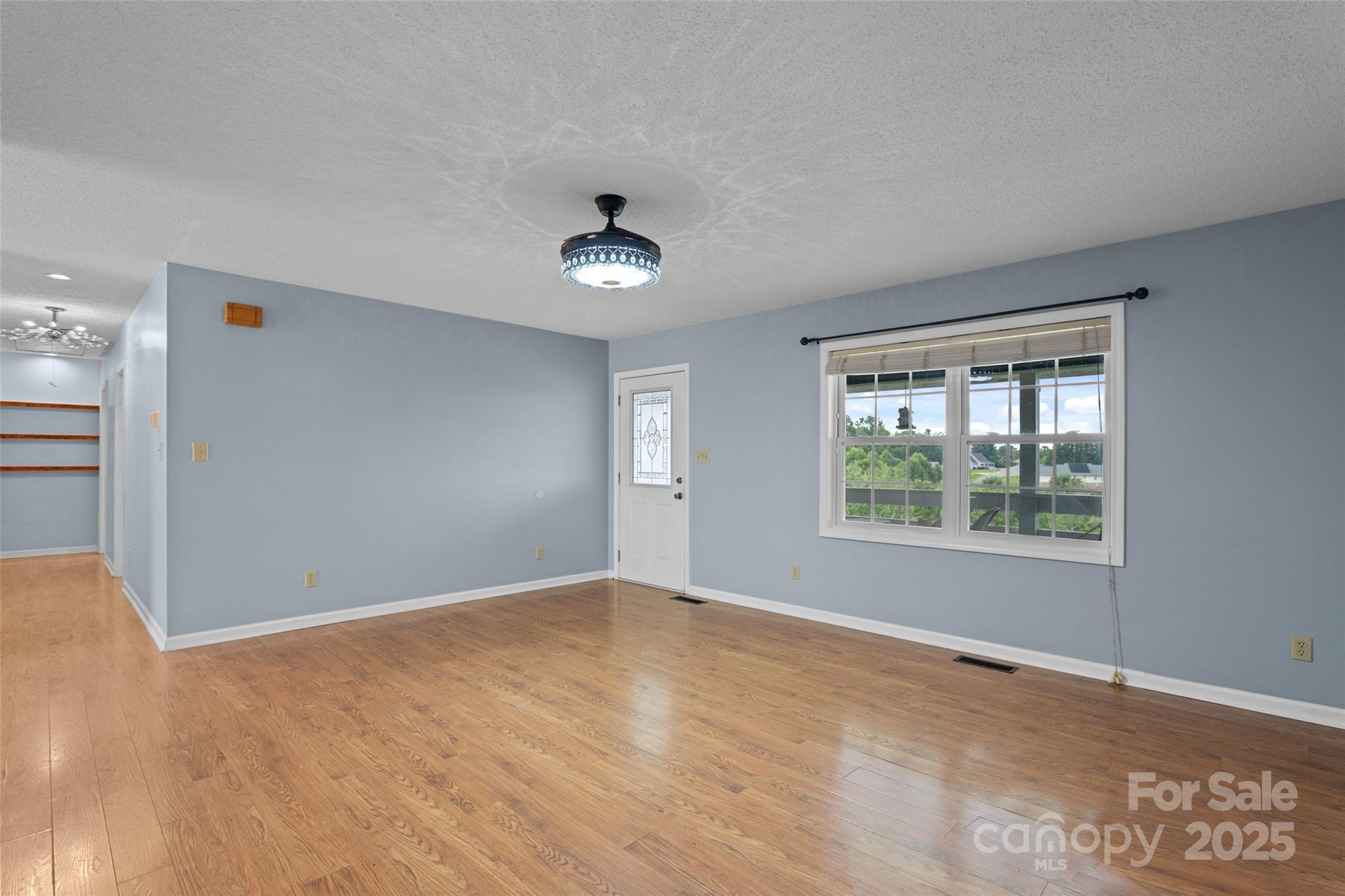 271 Breton Ridge Road — Leicester