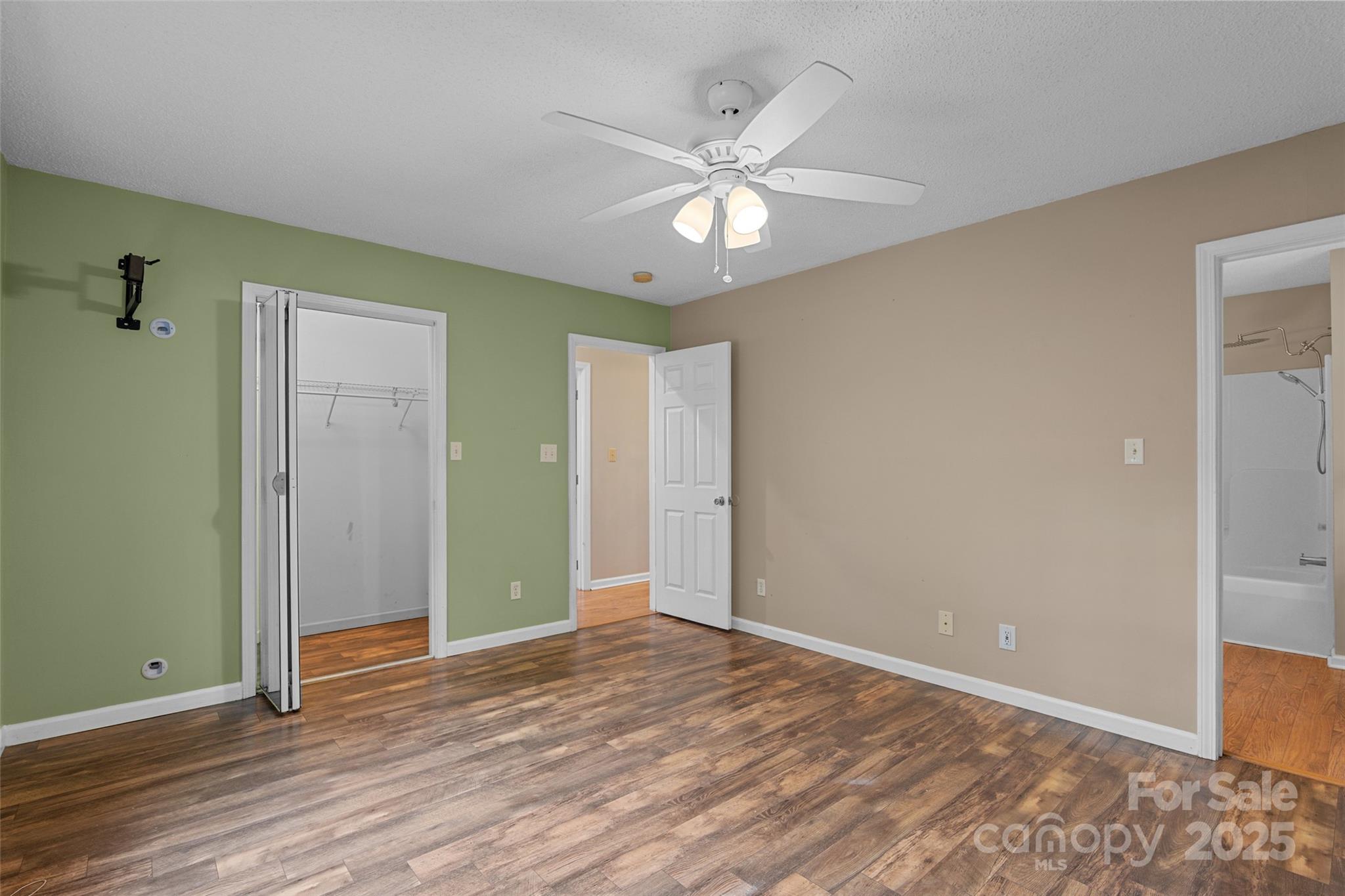 271 Breton Ridge Road — Leicester
