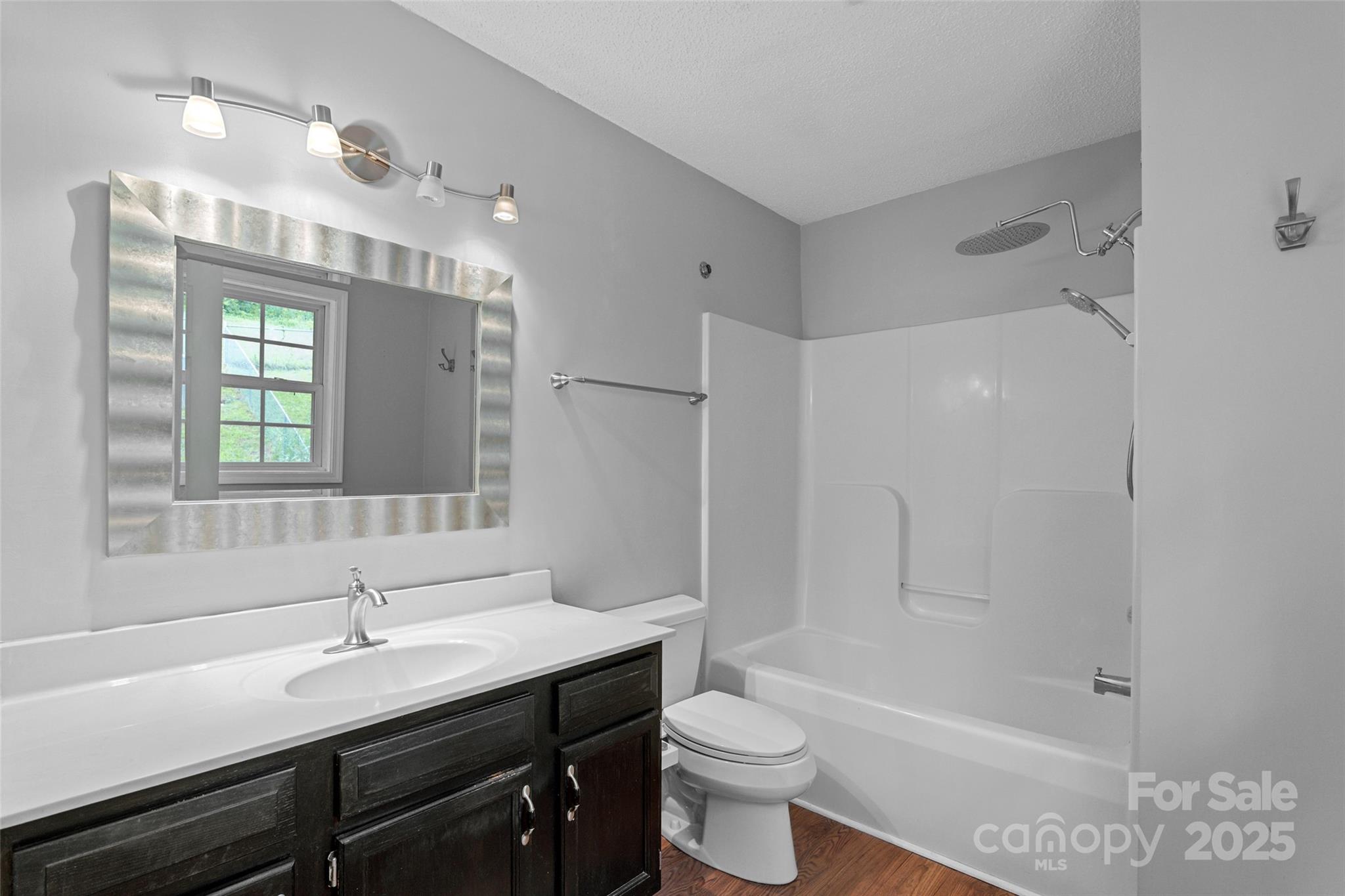 271 Breton Ridge Road — Leicester