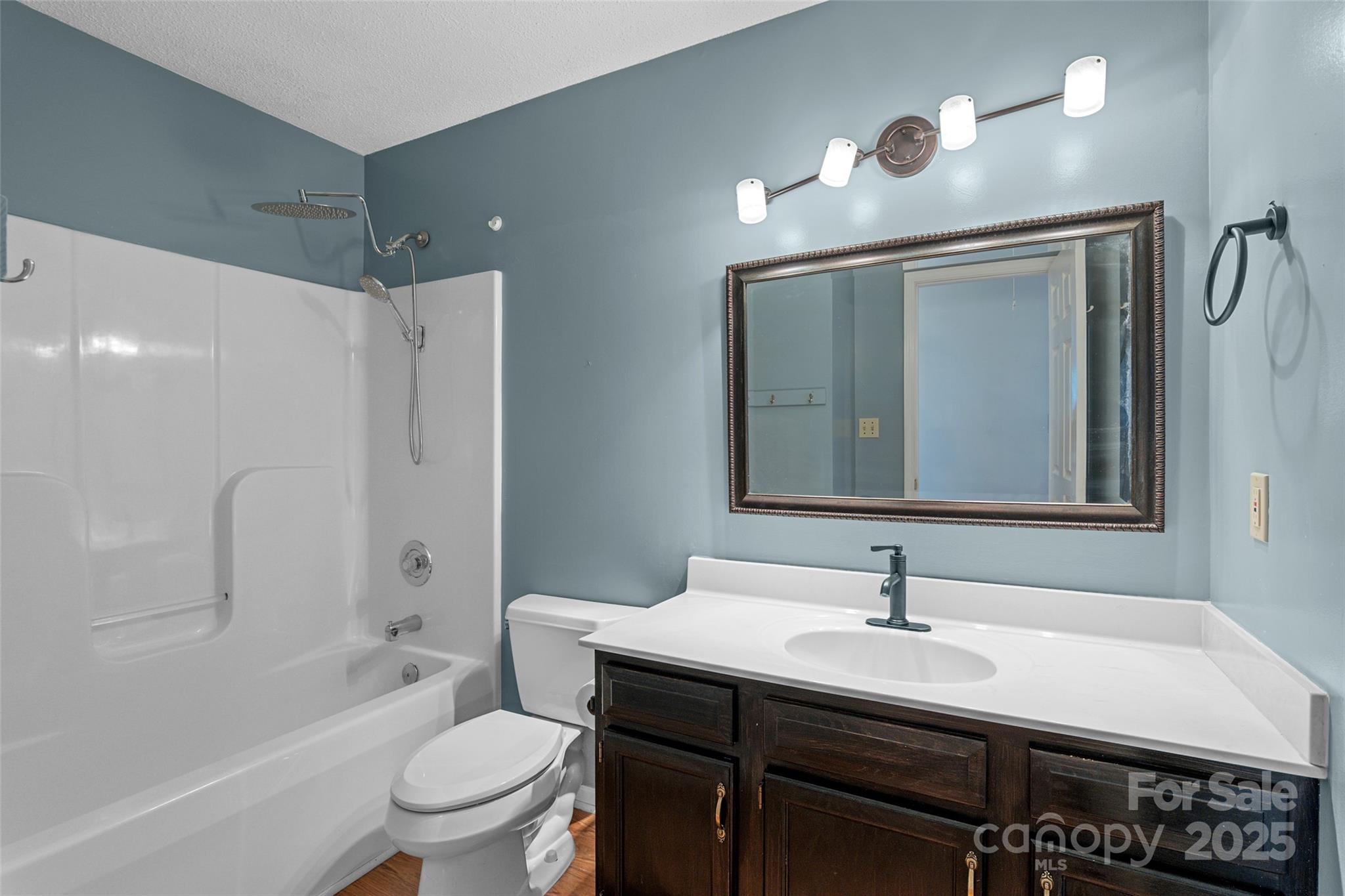 271 Breton Ridge Road — Leicester
