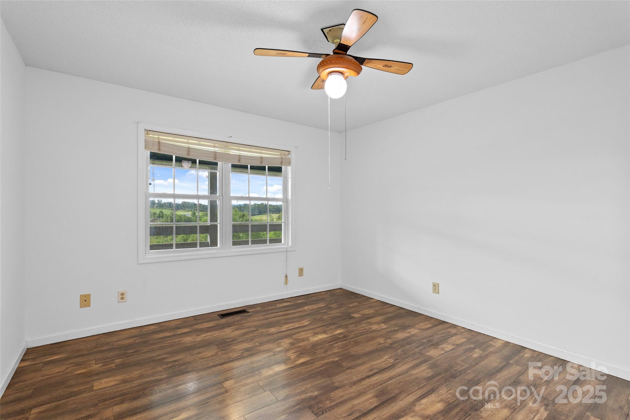 271 Breton Ridge Road — Leicester
