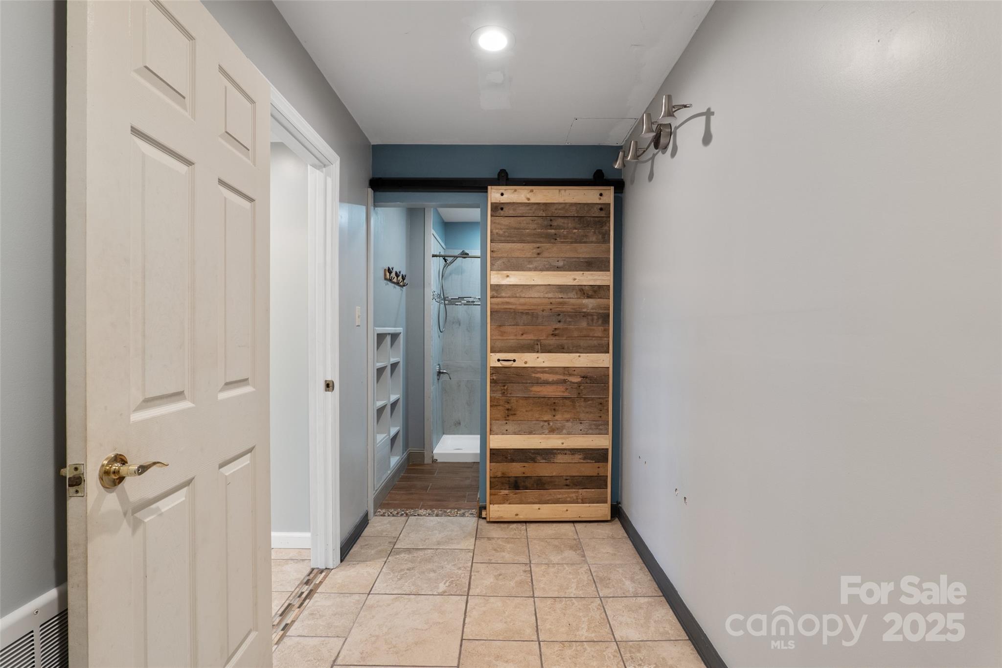 271 Breton Ridge Road — Leicester
