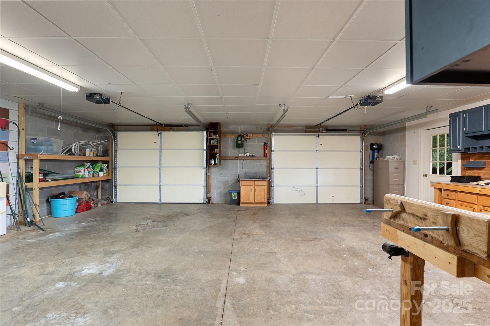 271 Breton Ridge Road — Leicester