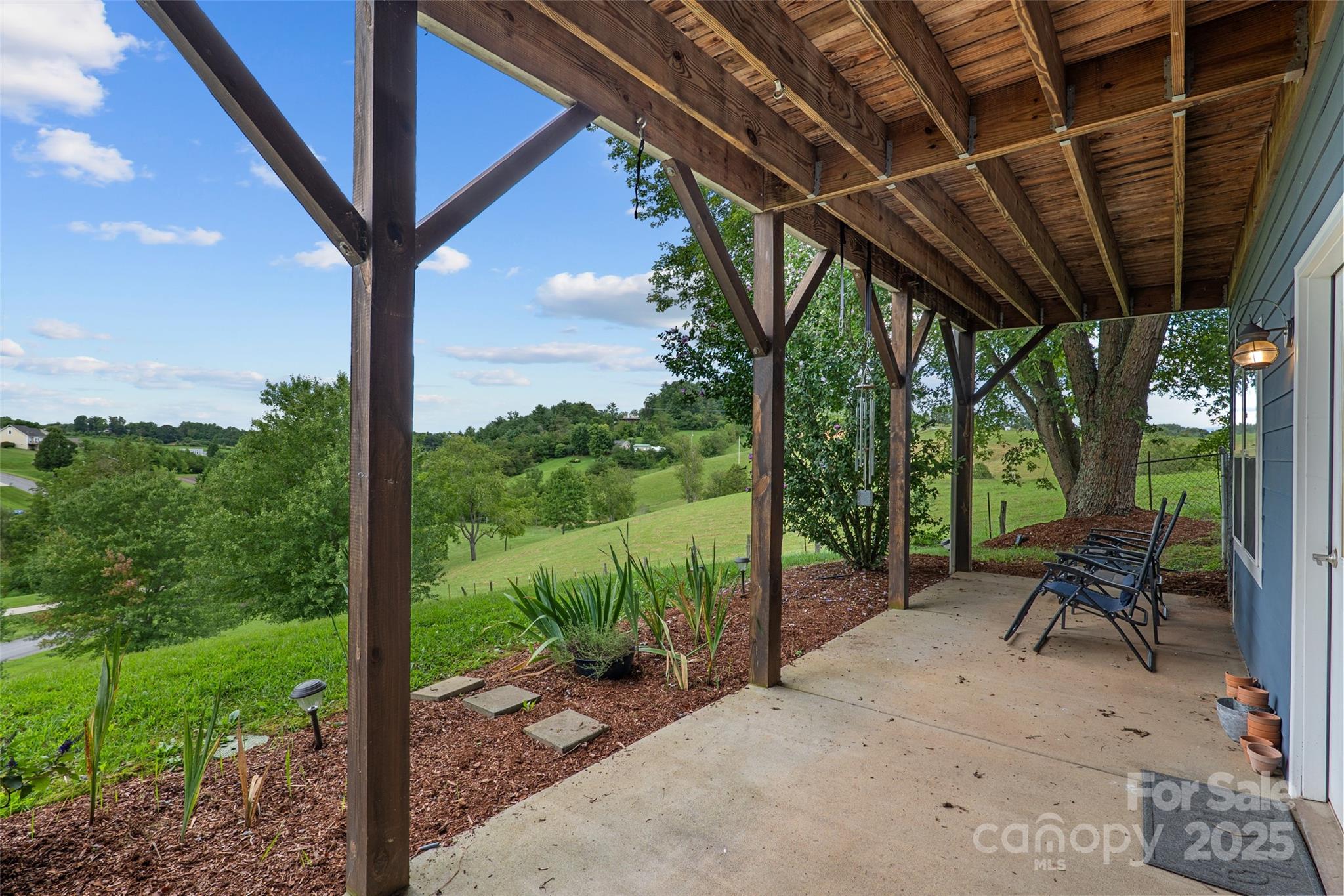 271 Breton Ridge Road — Leicester