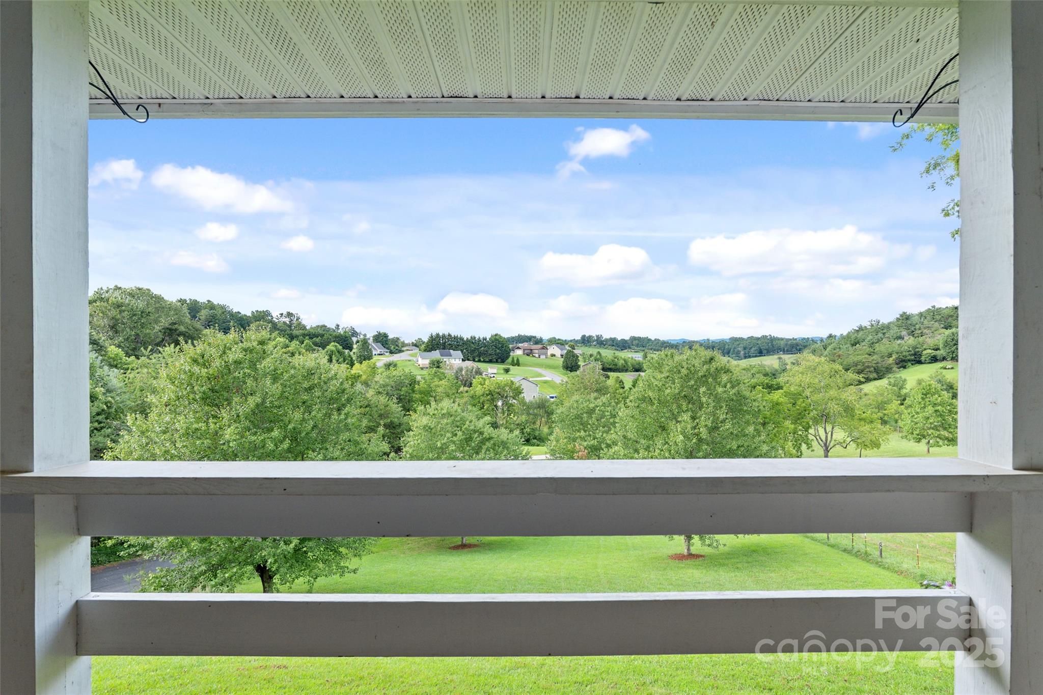 271 Breton Ridge Road — Leicester