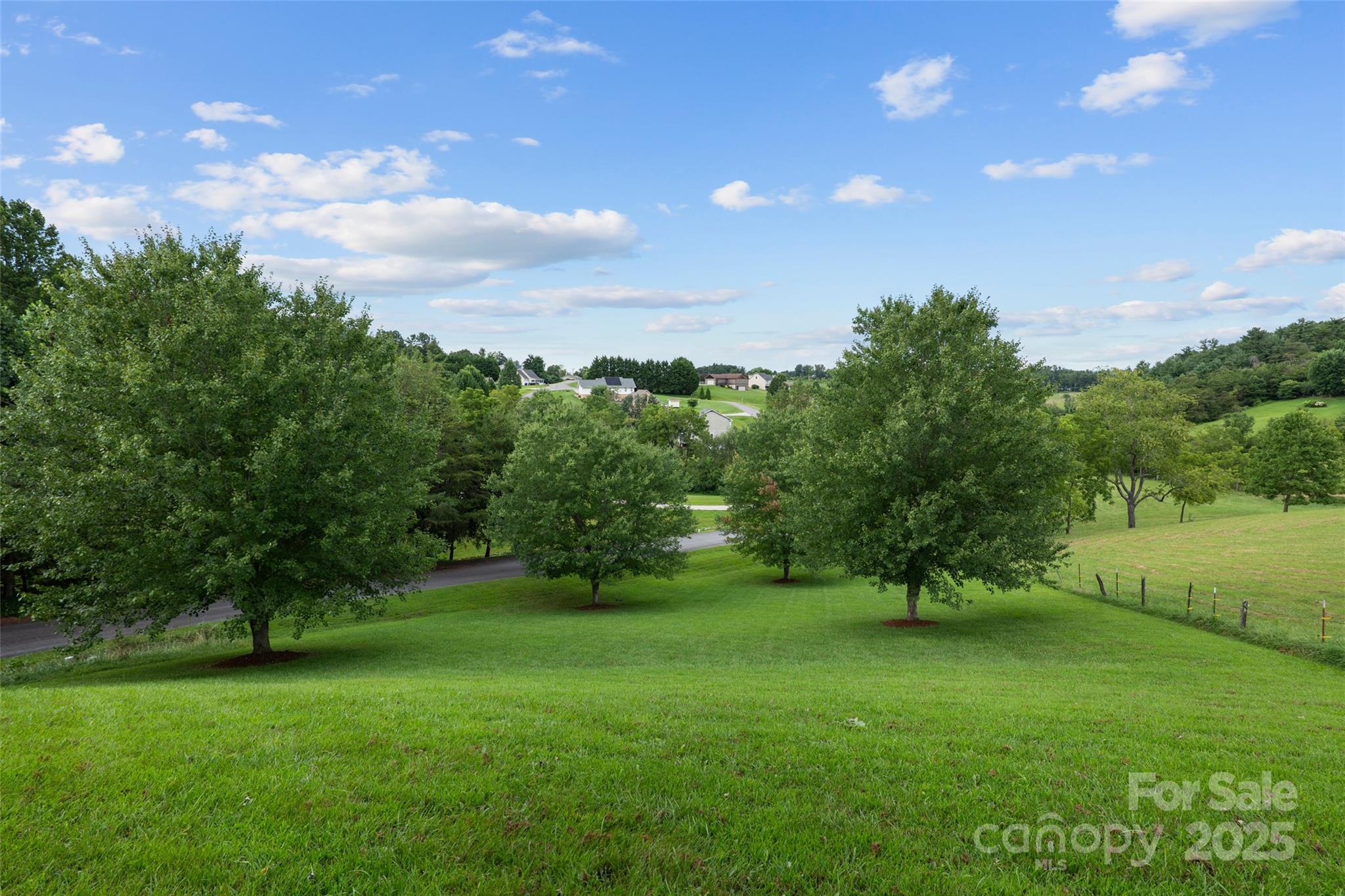 271 Breton Ridge Road — Leicester