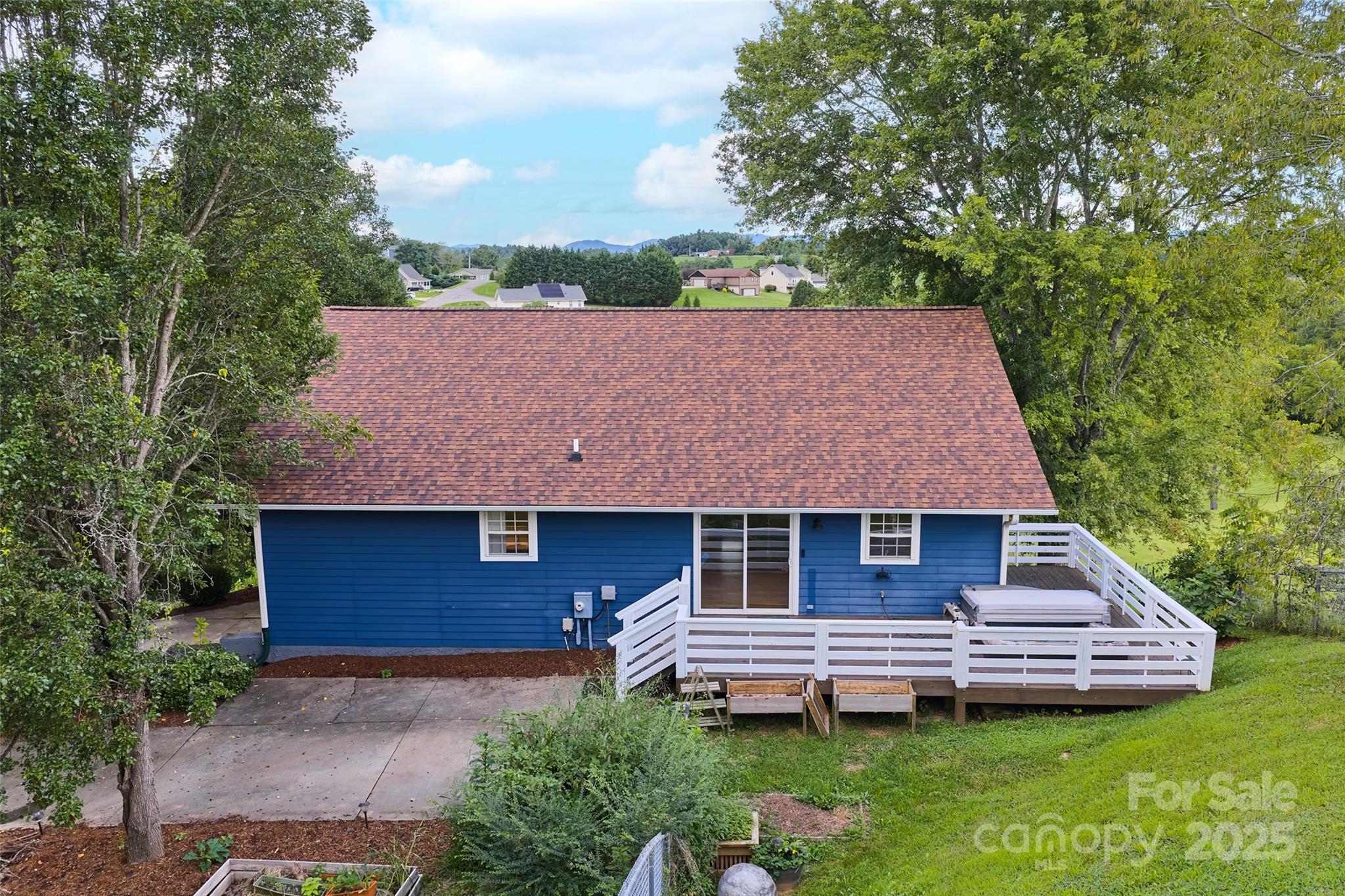 271 Breton Ridge Road — Leicester