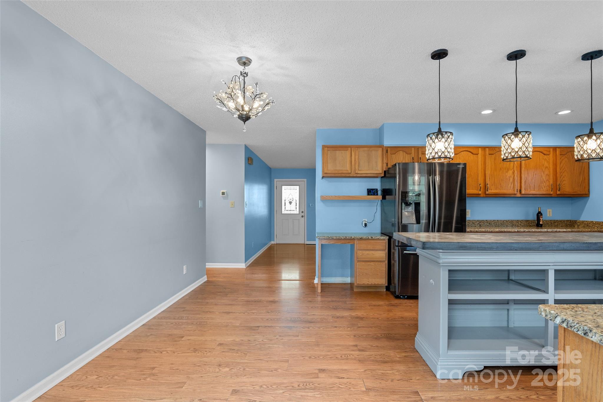 271 Breton Ridge Road — Leicester