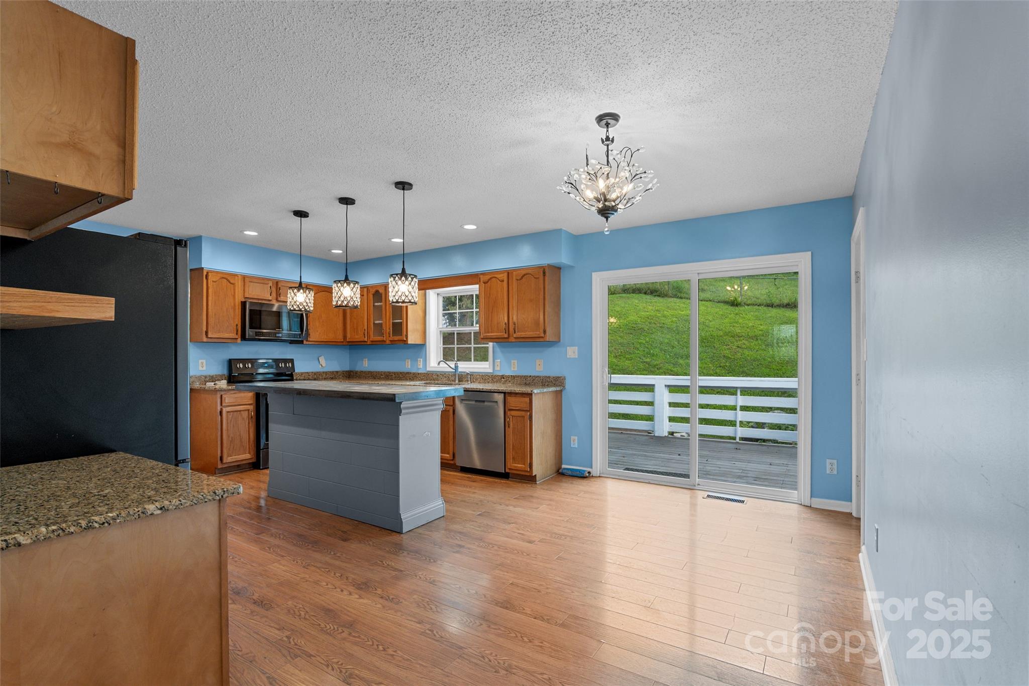 271 Breton Ridge Road — Leicester