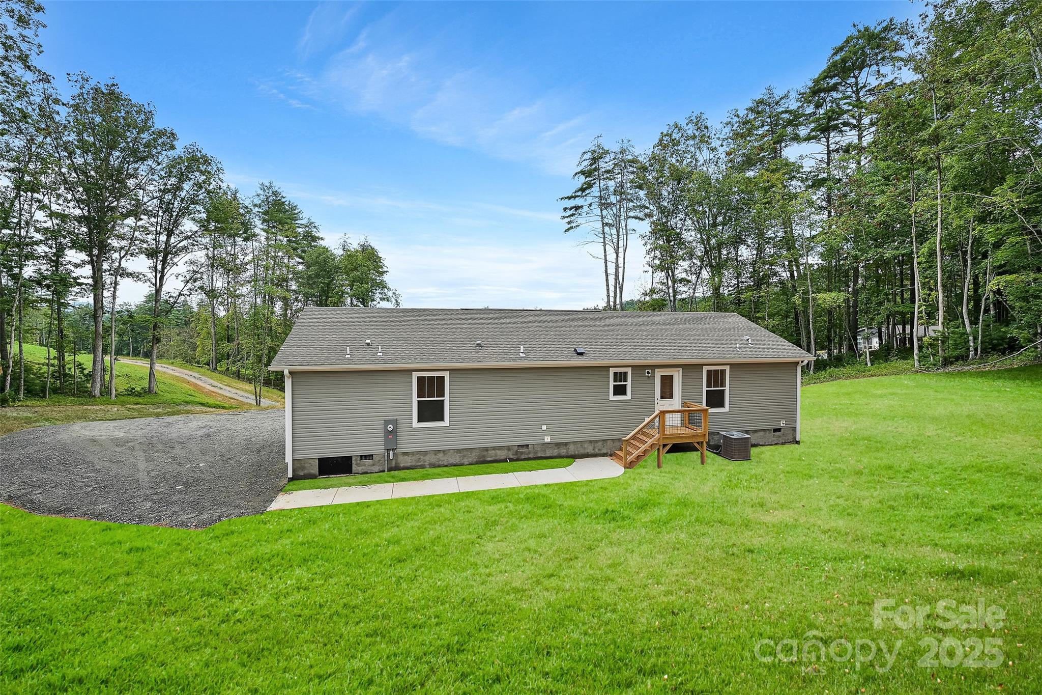 290 Appalachian Way — Mars Hill