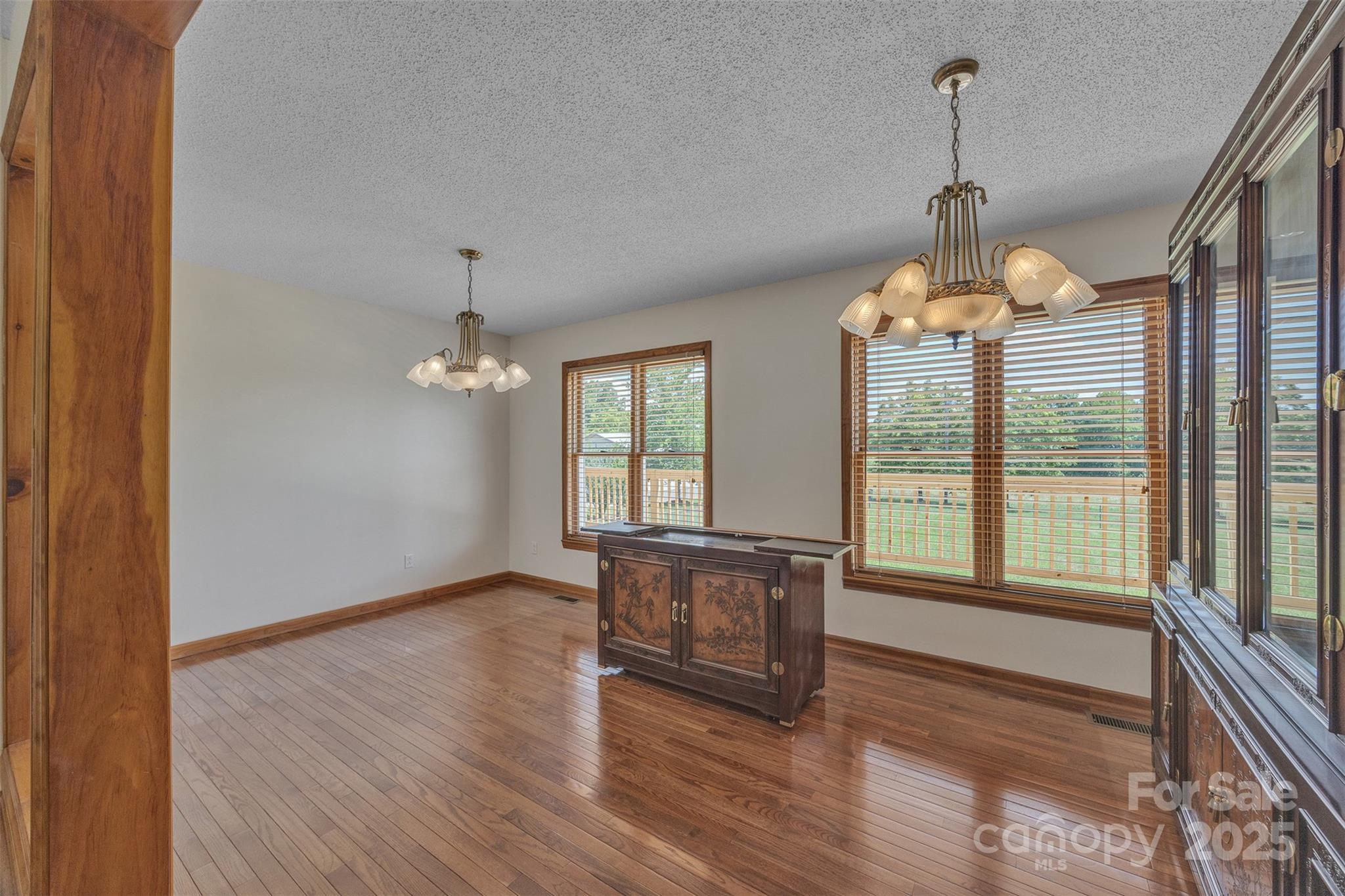 1144 Old Mountain Road — Statesville