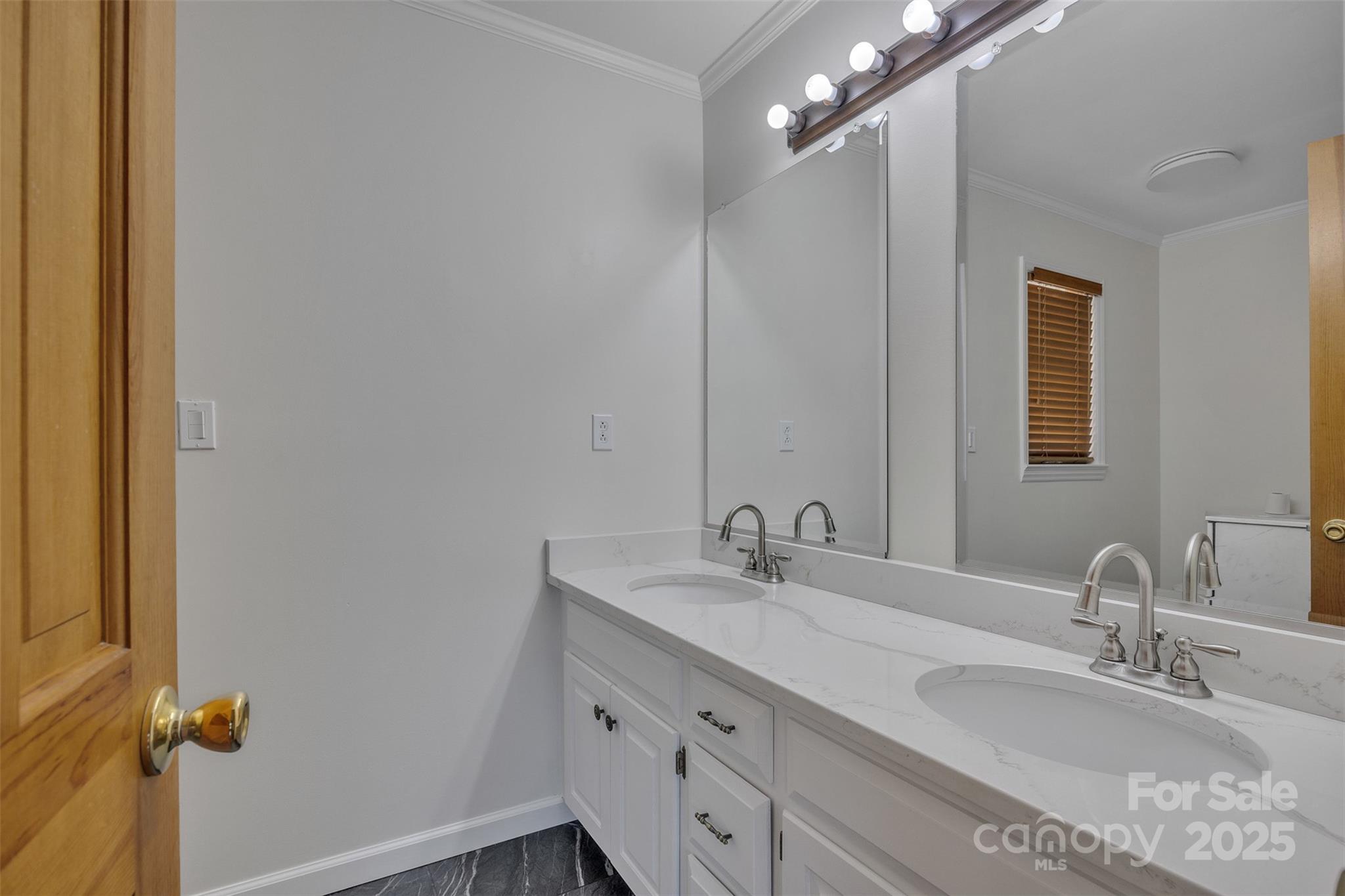 1144 Old Mountain Road — Statesville