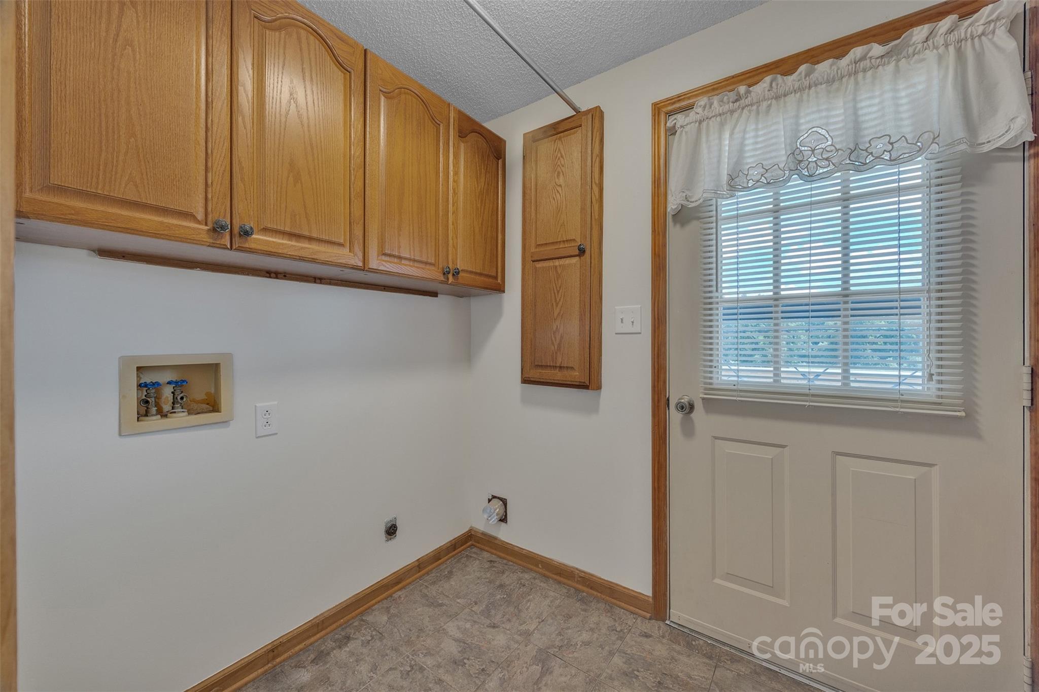 1144 Old Mountain Road — Statesville