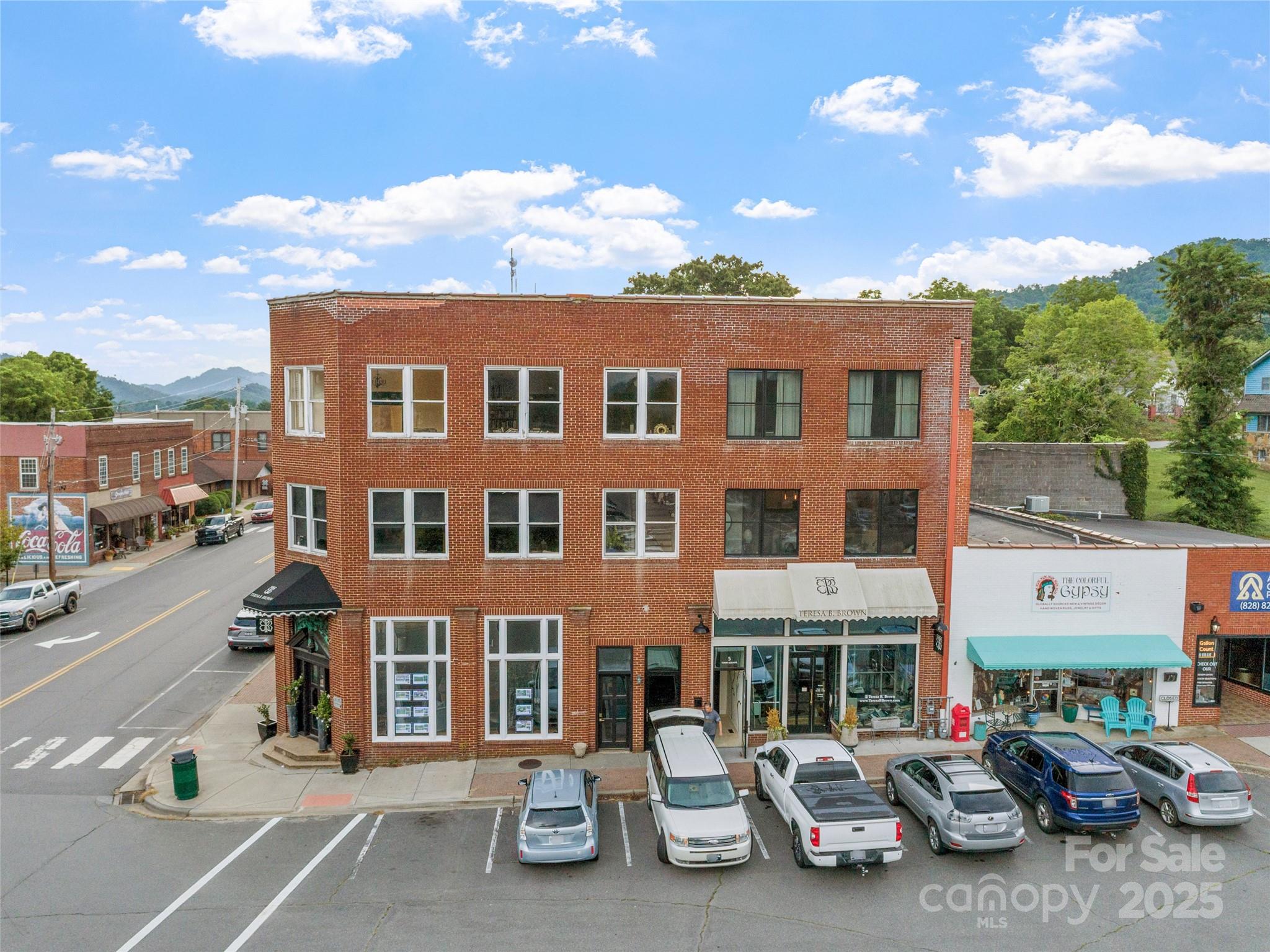 5 Town Square #204 — Burnsville