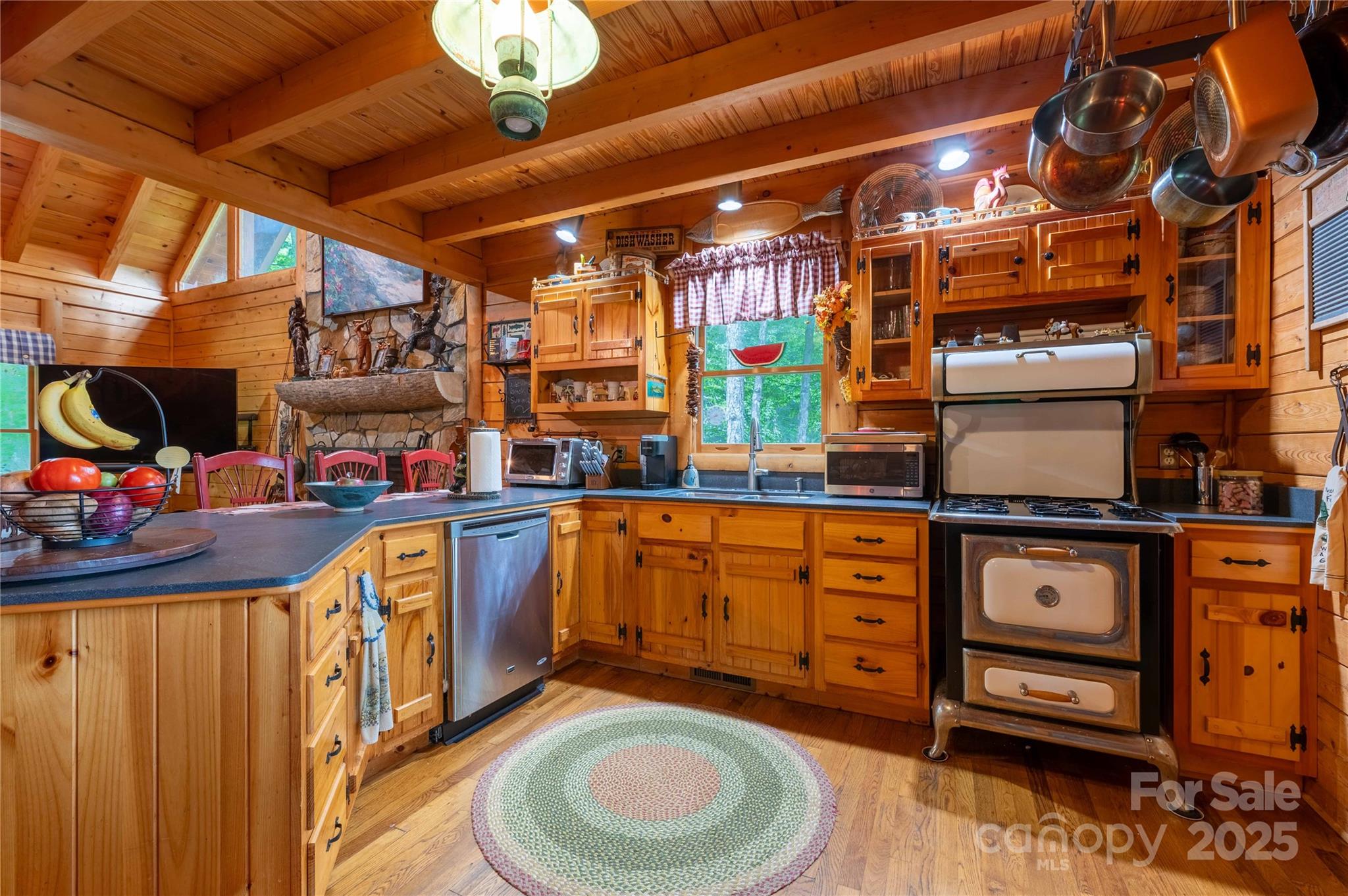 238 Falling Water Drive — Burnsville
