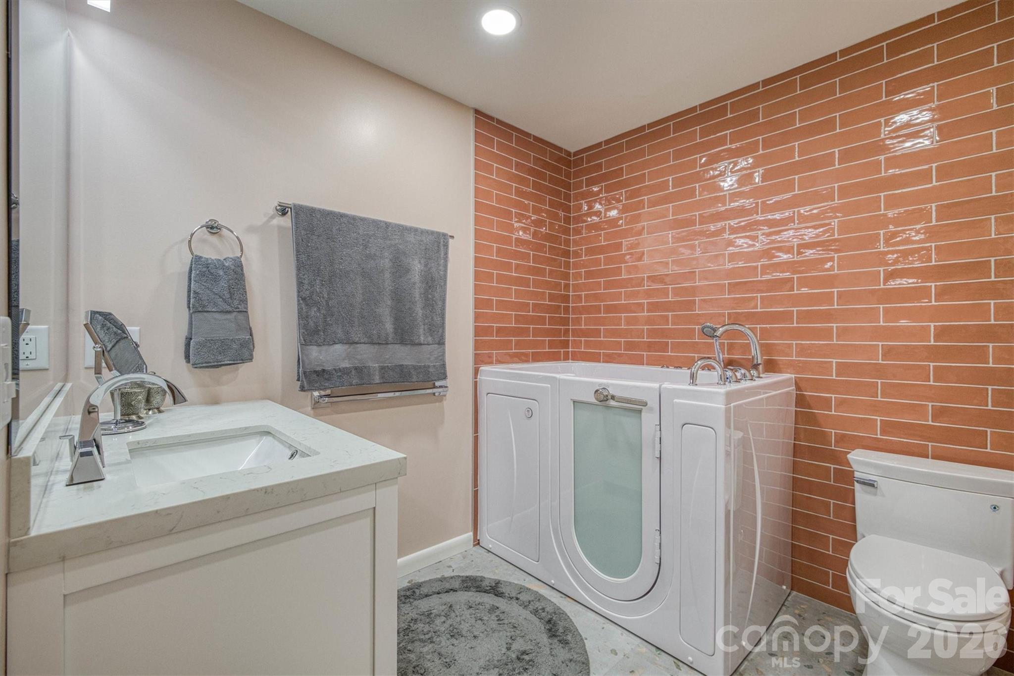 214 Howard Street — Morganton