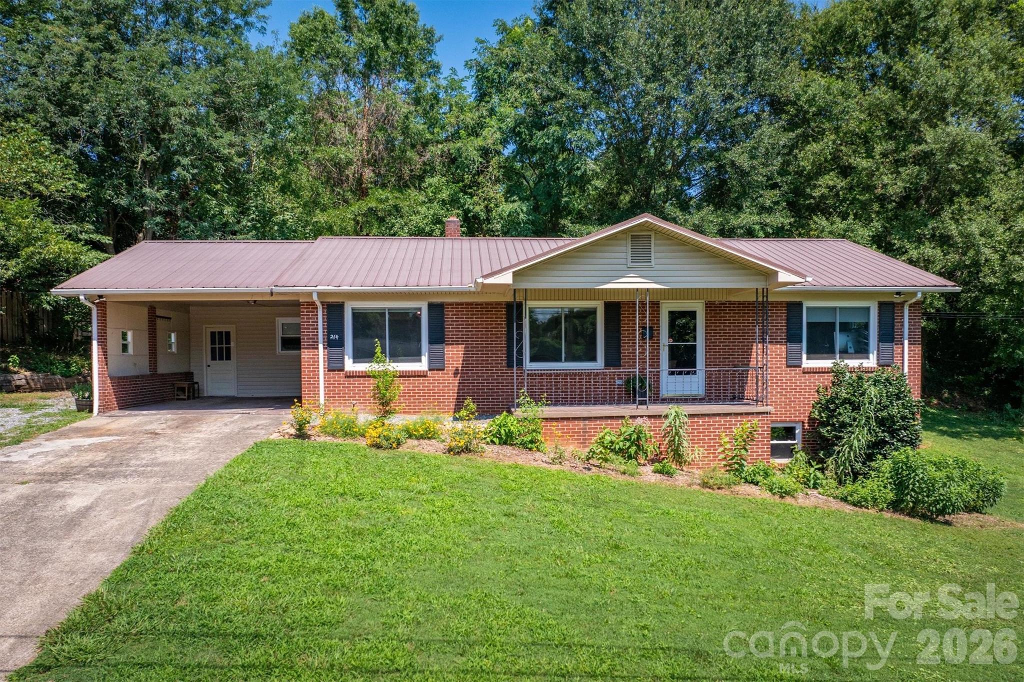 214 Howard Street — Morganton