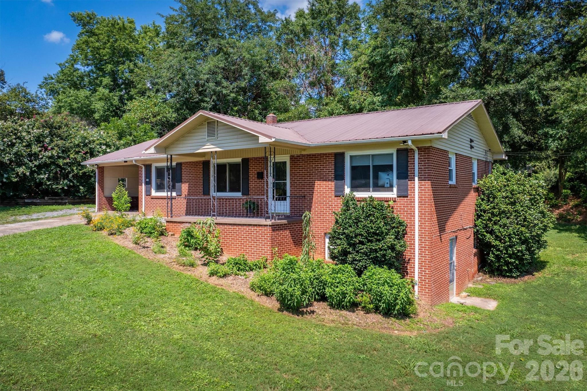 214 Howard Street — Morganton