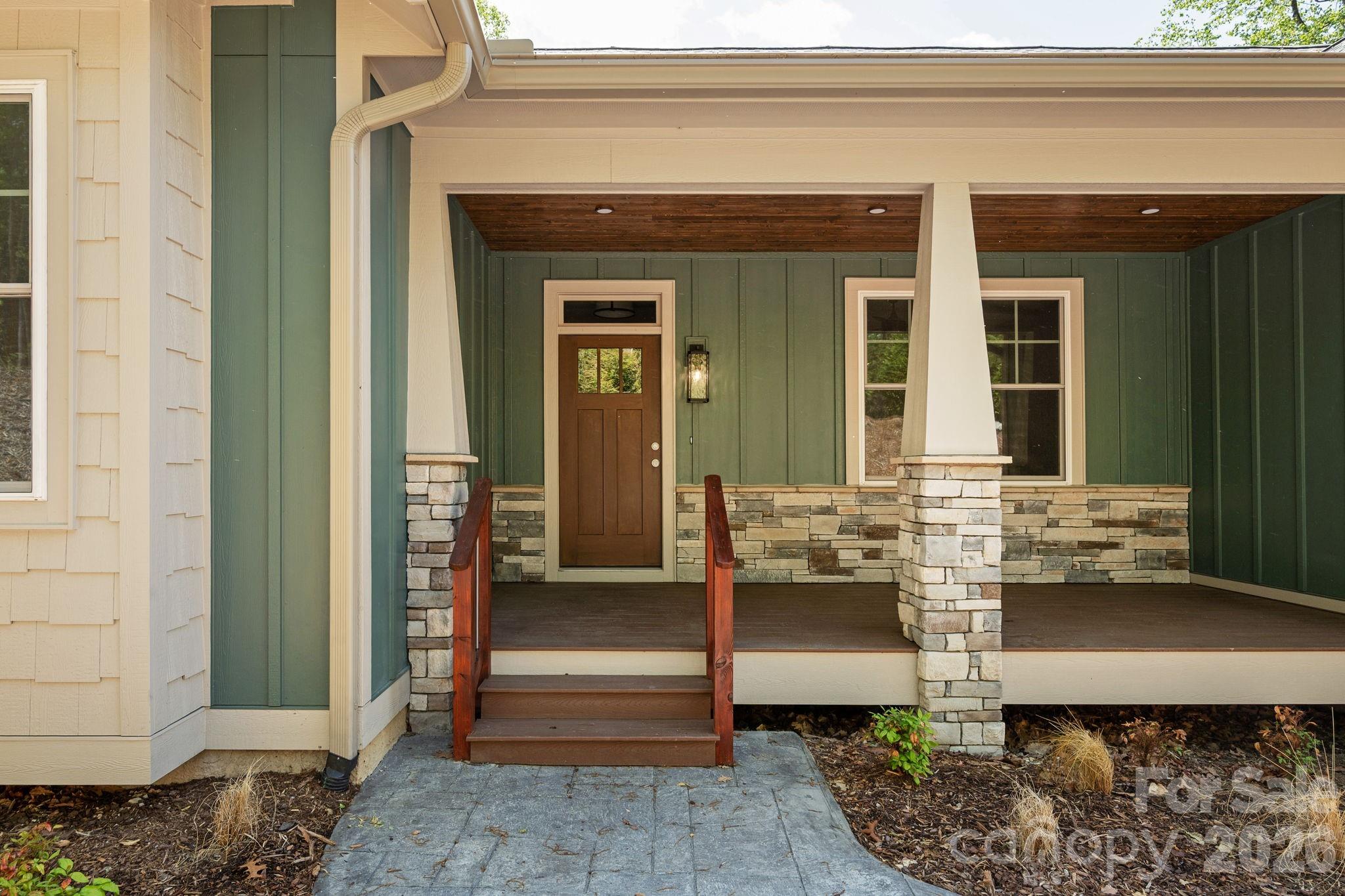 634 Hollybrook Drive — Flat Rock