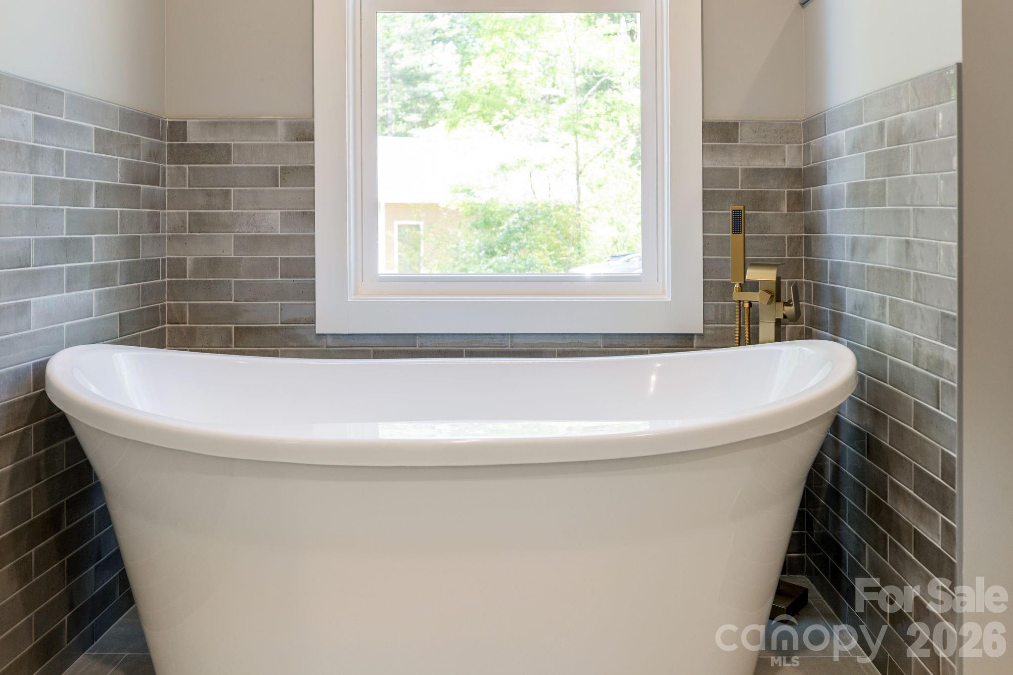 634 Hollybrook Drive — Flat Rock
