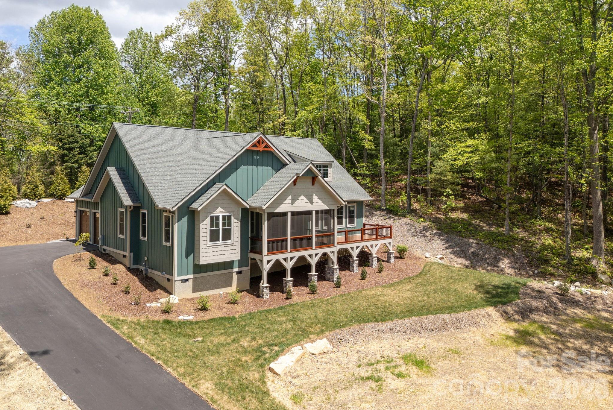 634 Hollybrook Drive — Flat Rock