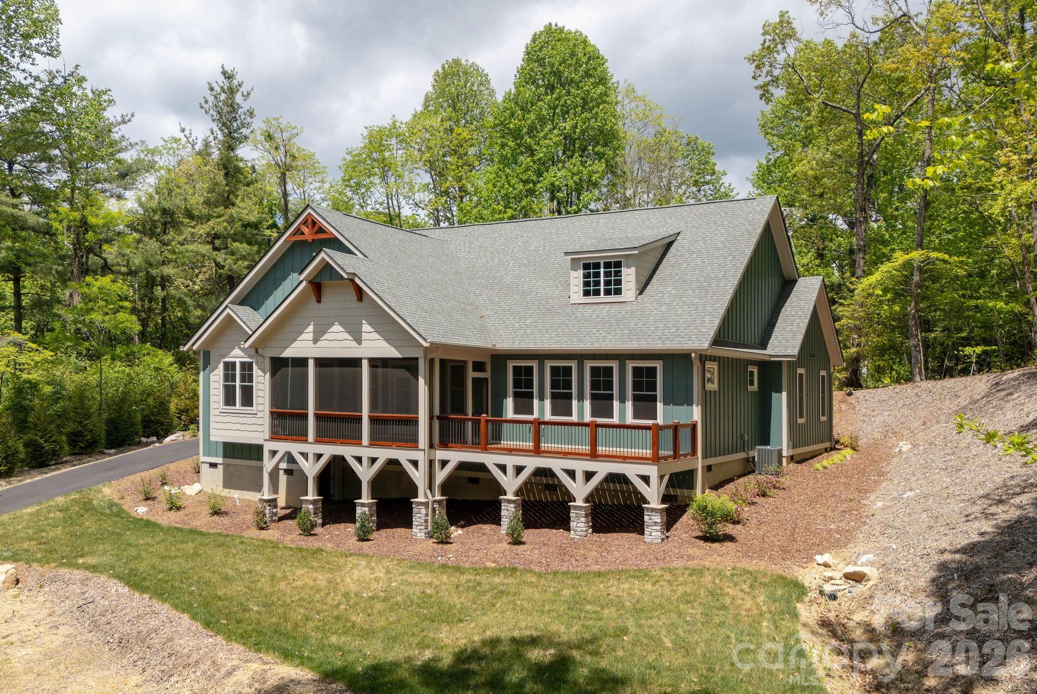 634 Hollybrook Drive — Flat Rock