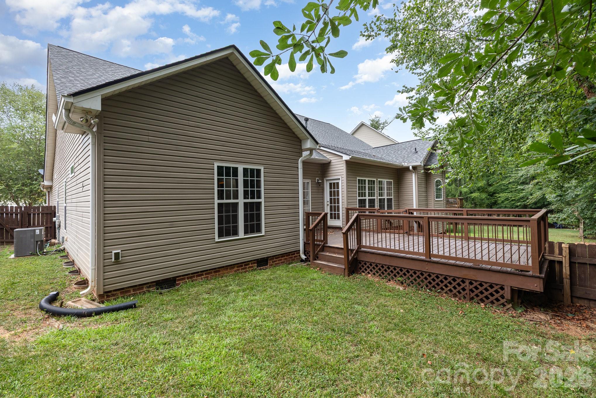 7508 Turkey Trot Drive — Stanley