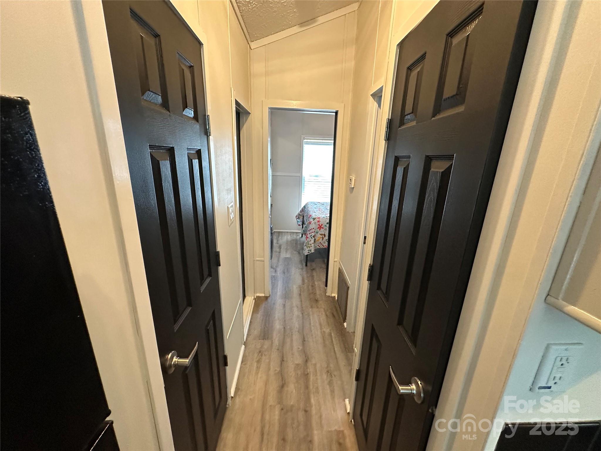 114 Meadowview Circle — New London