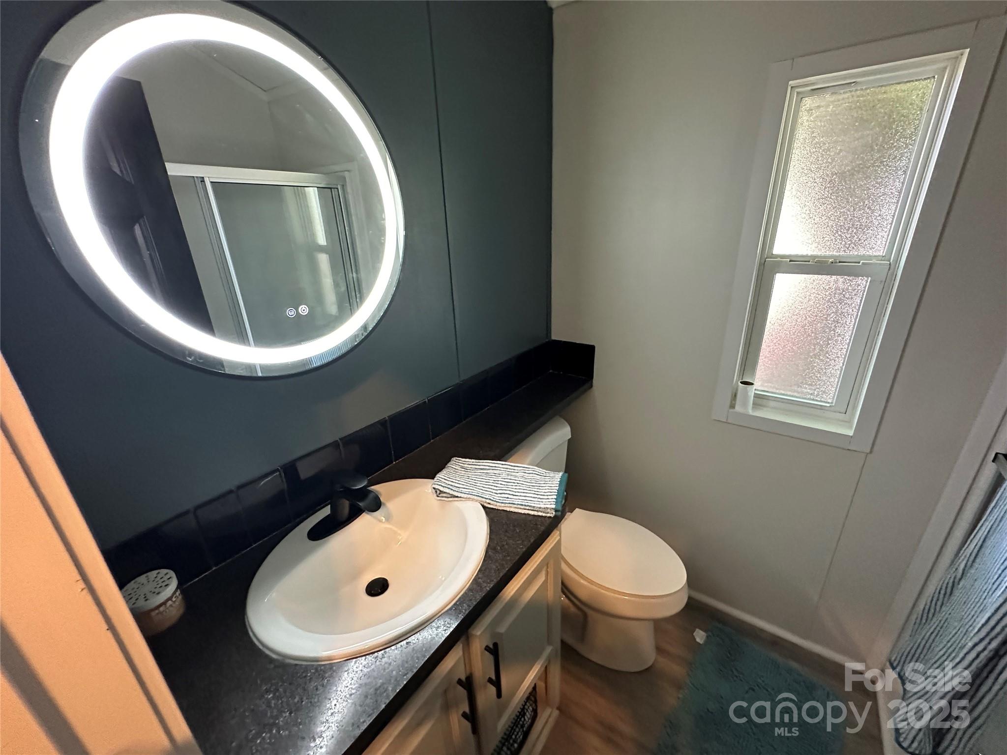 114 Meadowview Circle — New London