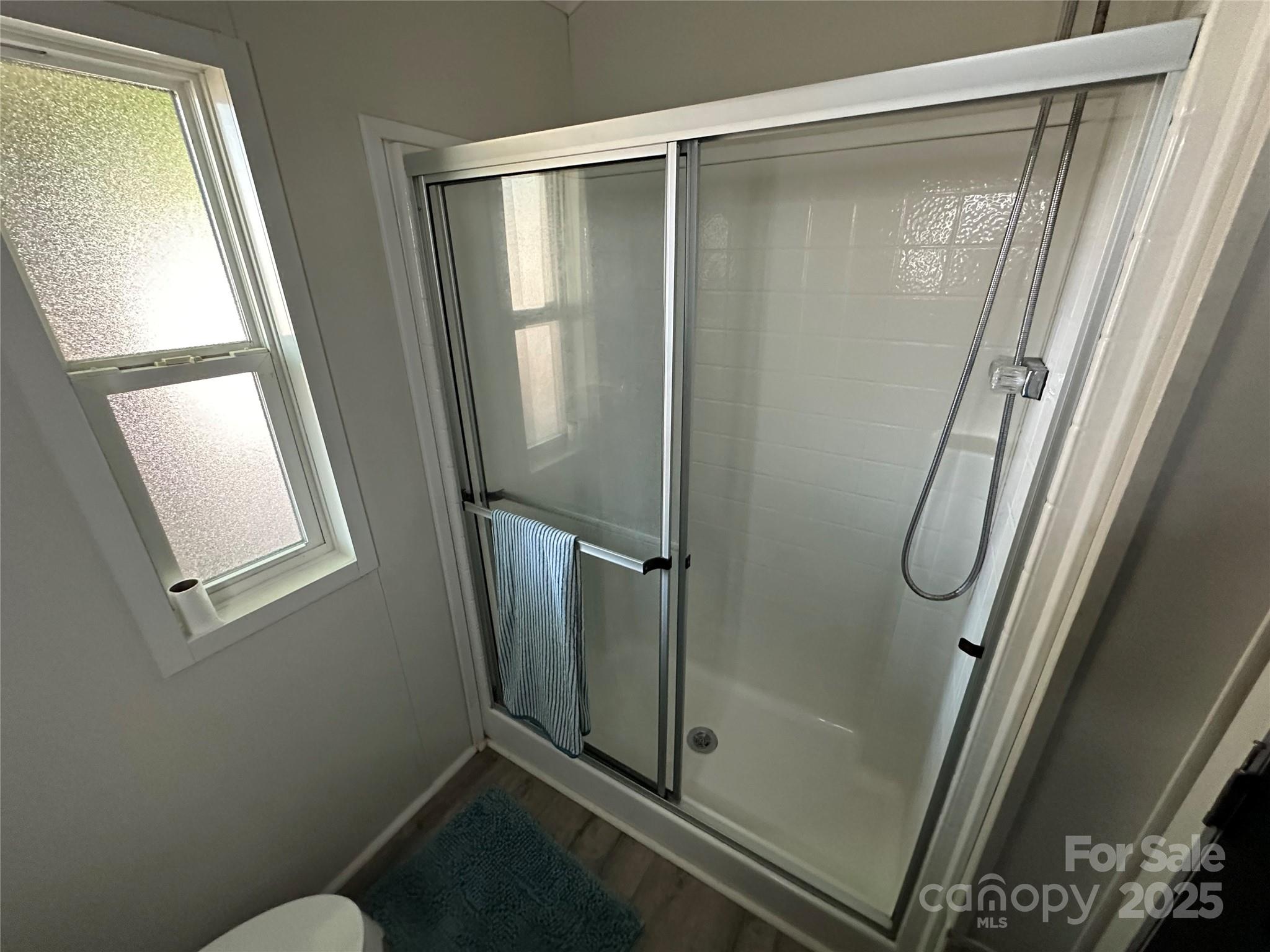 114 Meadowview Circle — New London