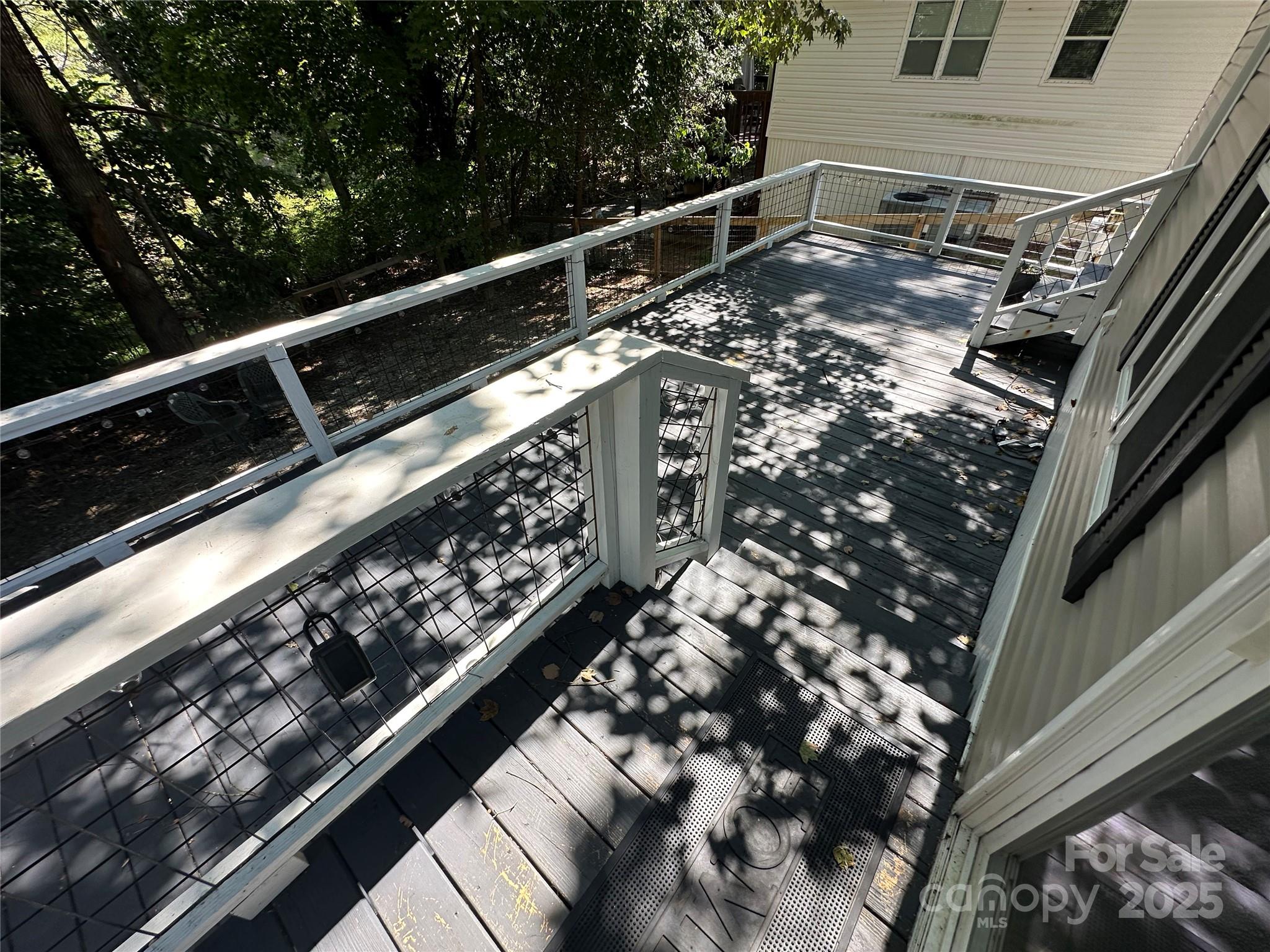 114 Meadowview Circle — New London