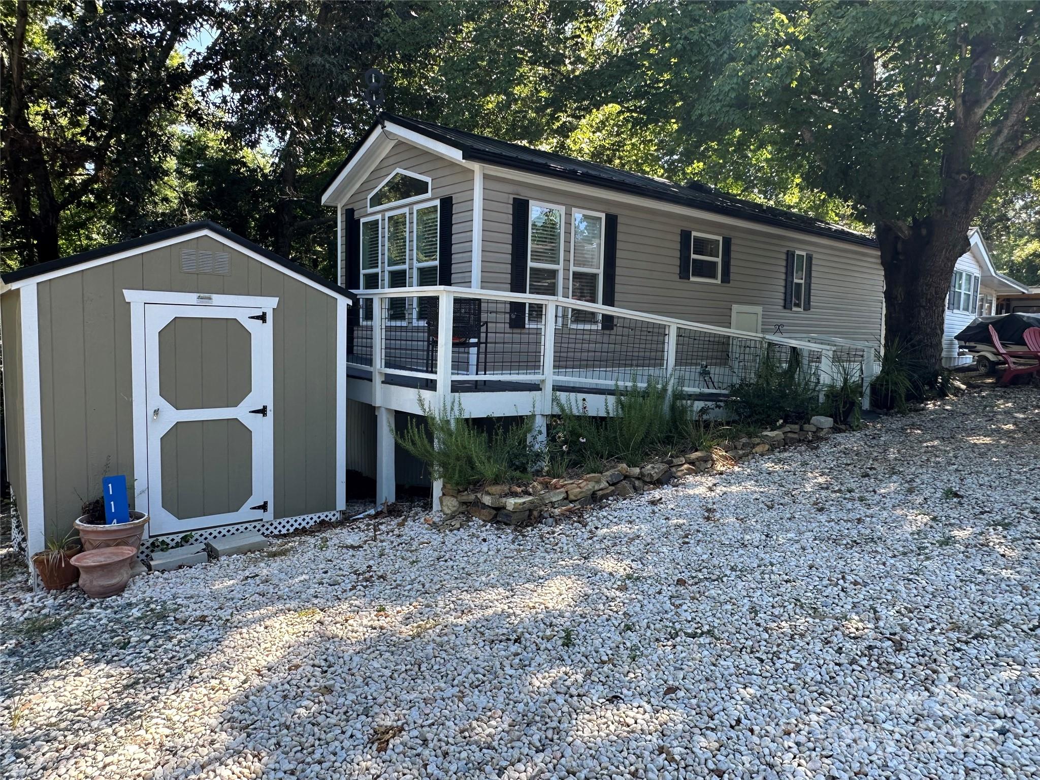 114 Meadowview Circle — New London