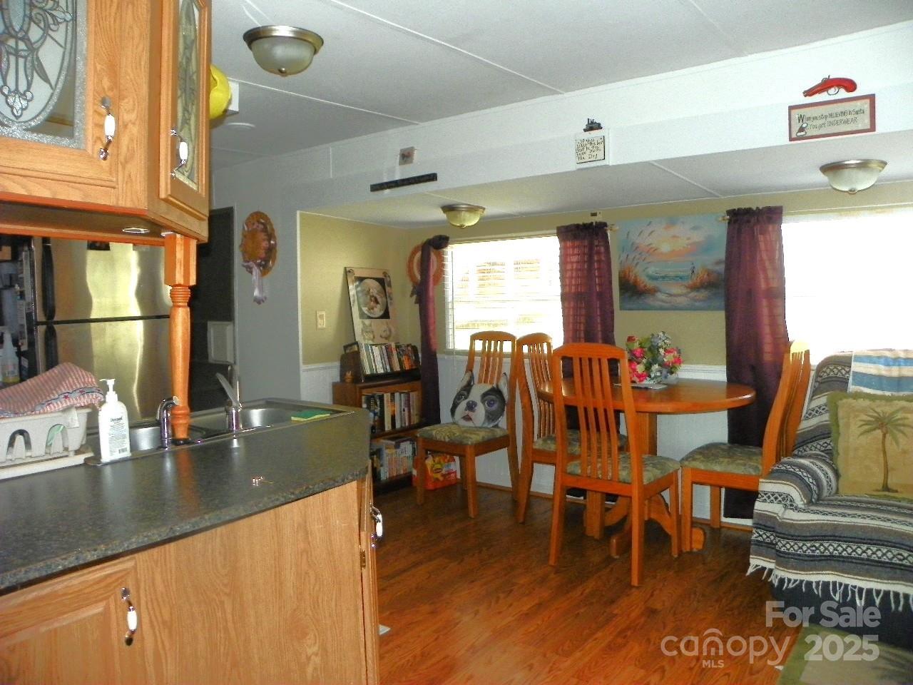 218 Cardinal Drive — New London