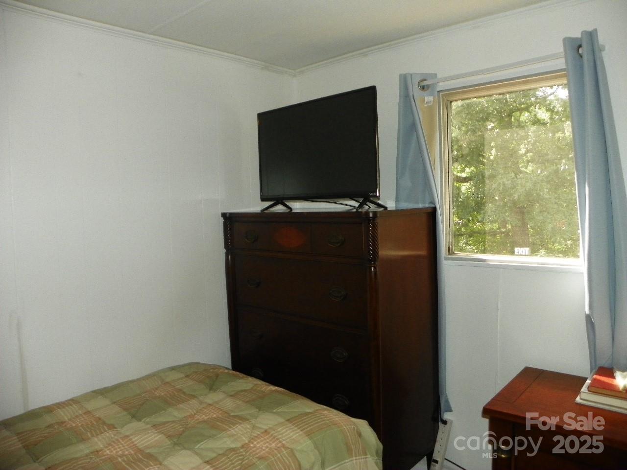 218 Cardinal Drive — New London