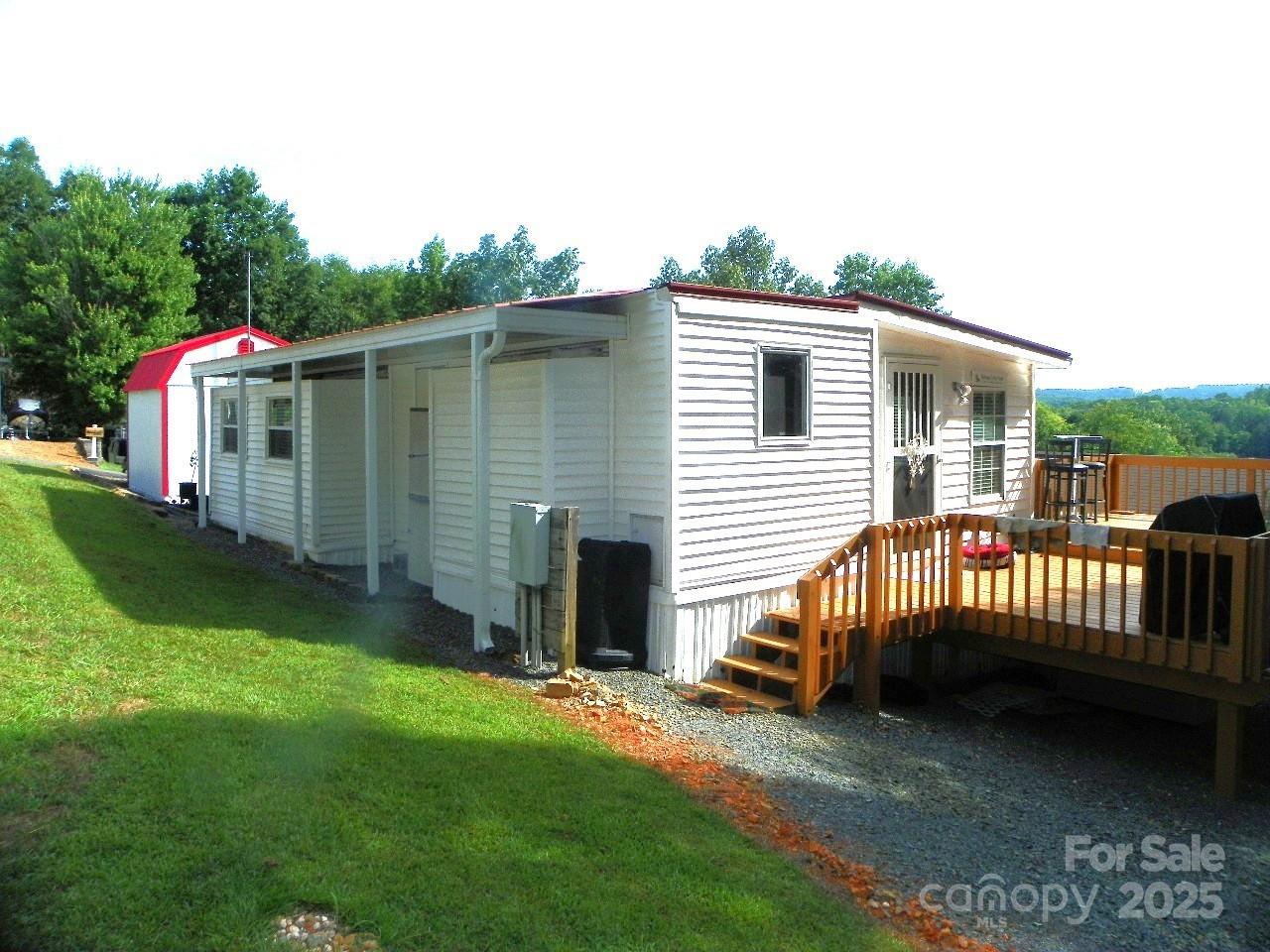 218 Cardinal Drive — New London