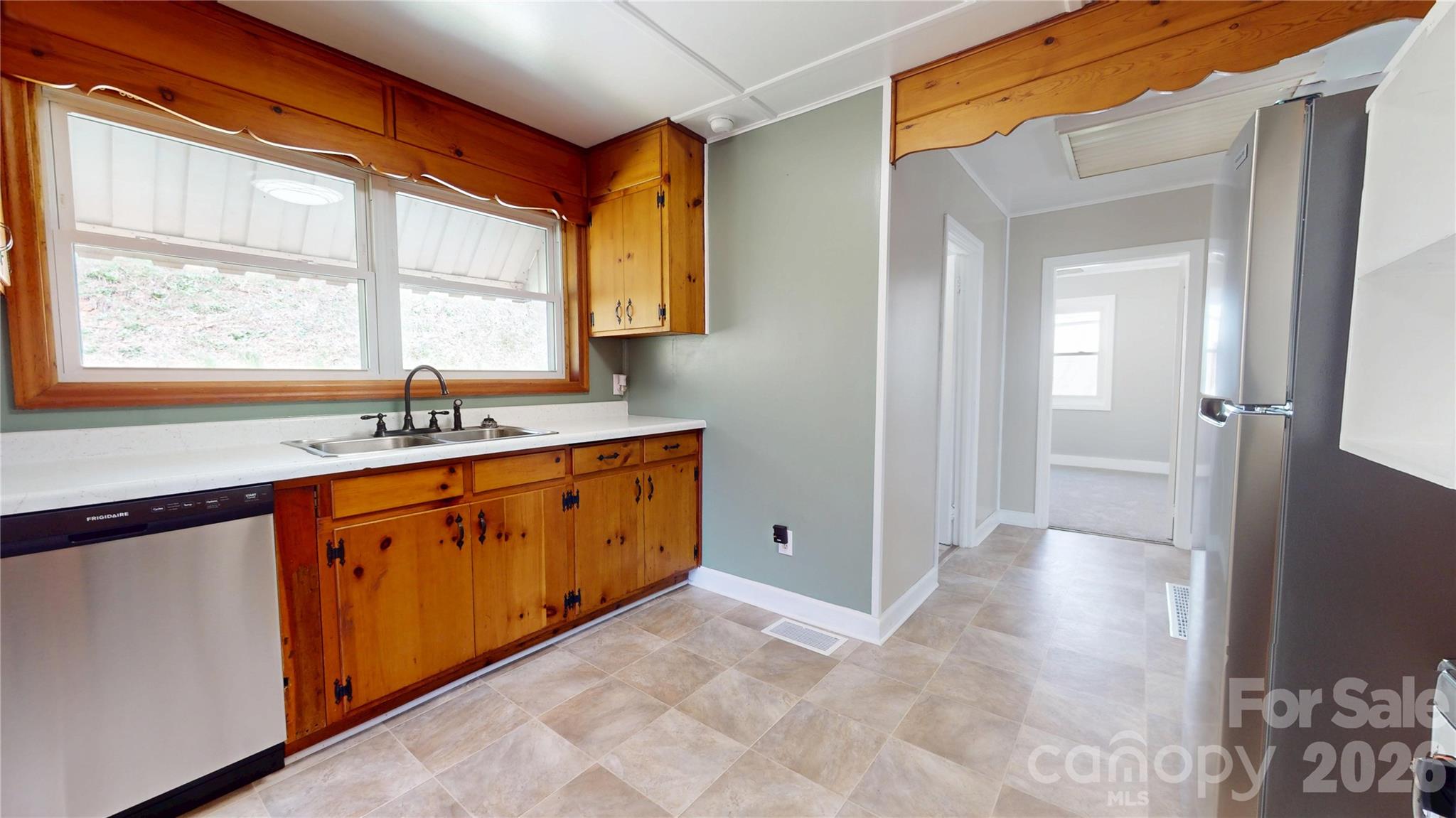 882 Poison Cove Road — Clyde