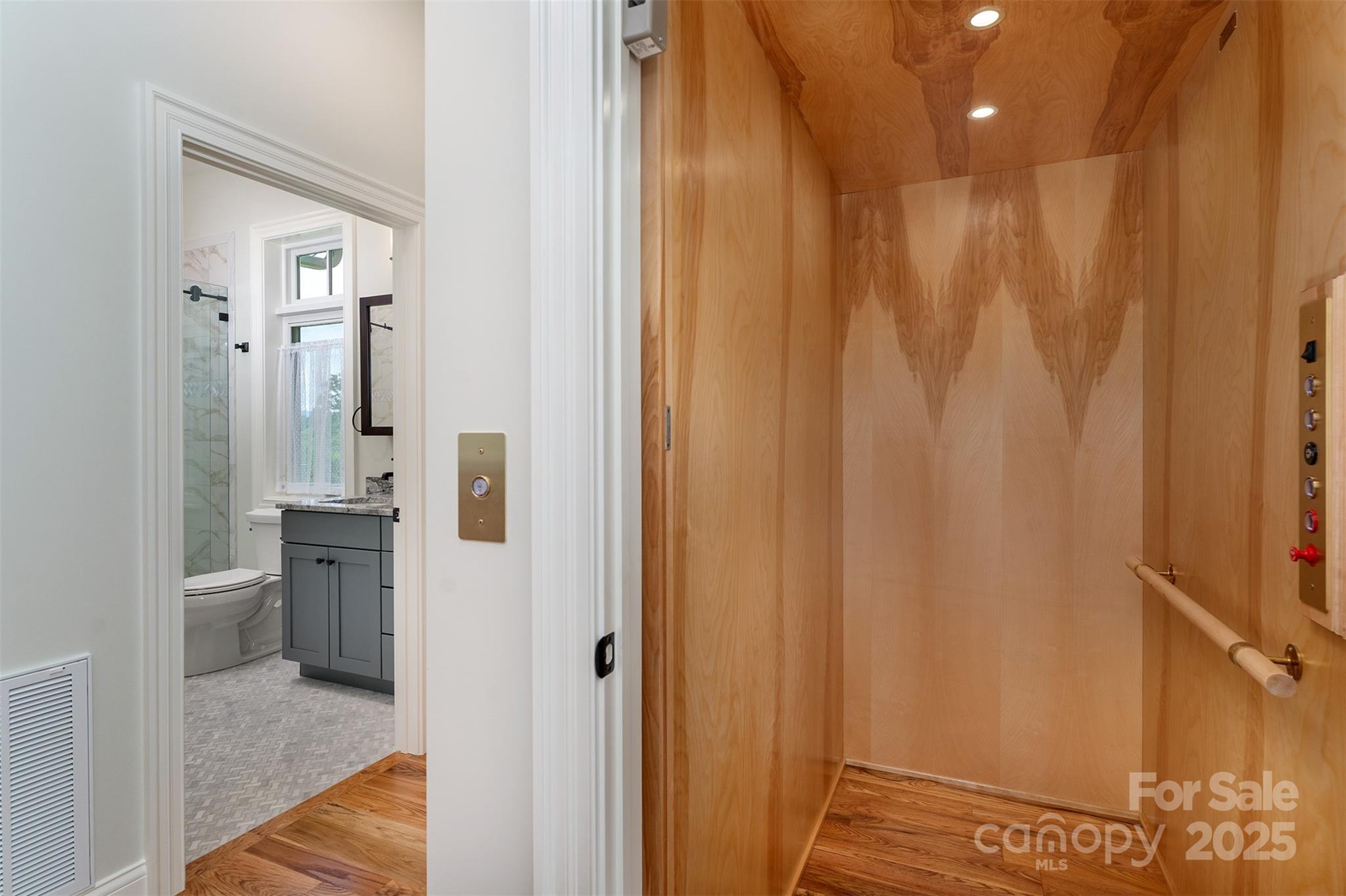 326 Golden Valley Drive — Hendersonville